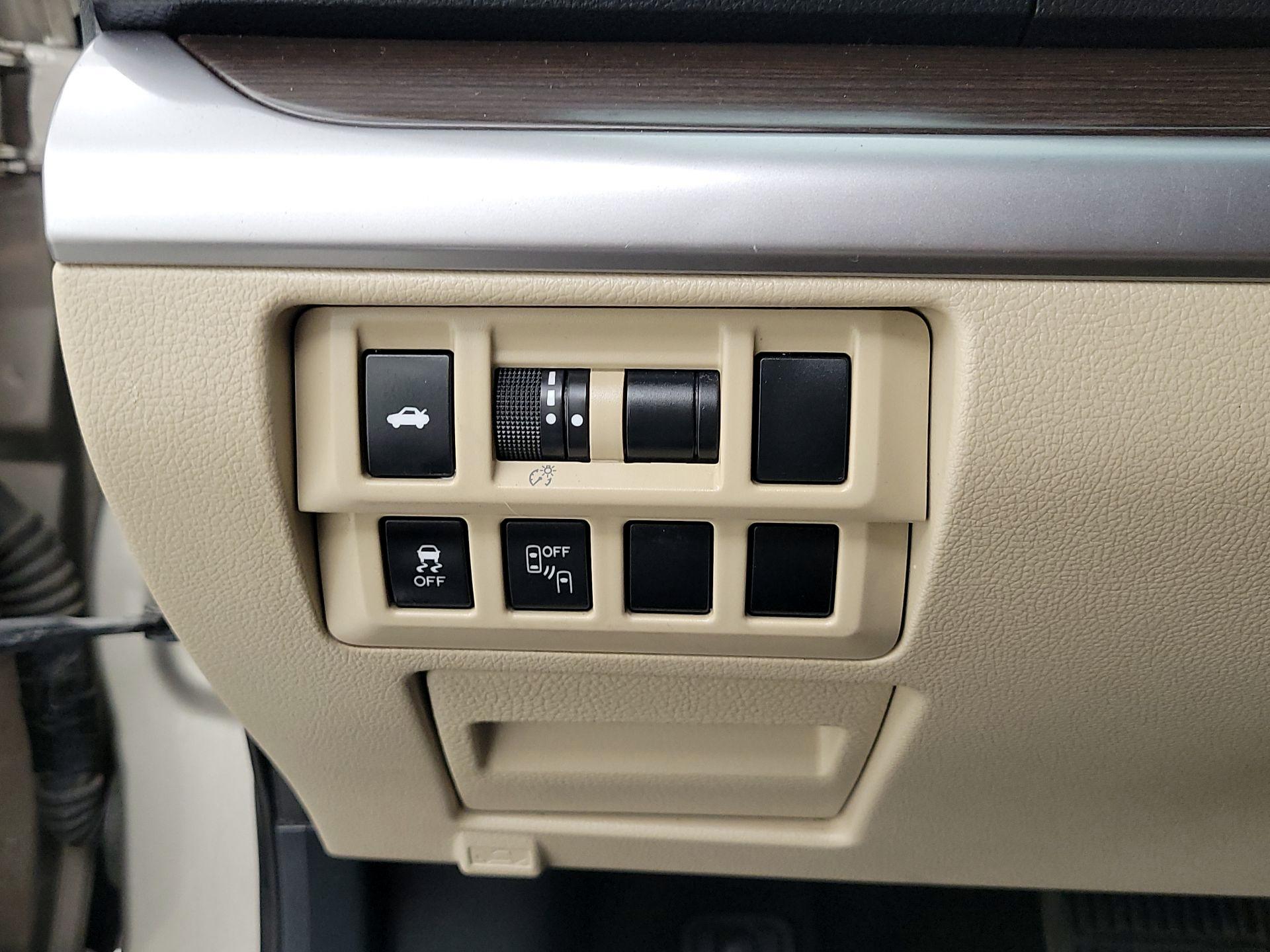 Thumbnail: 2015 Subaru Legacy - 13