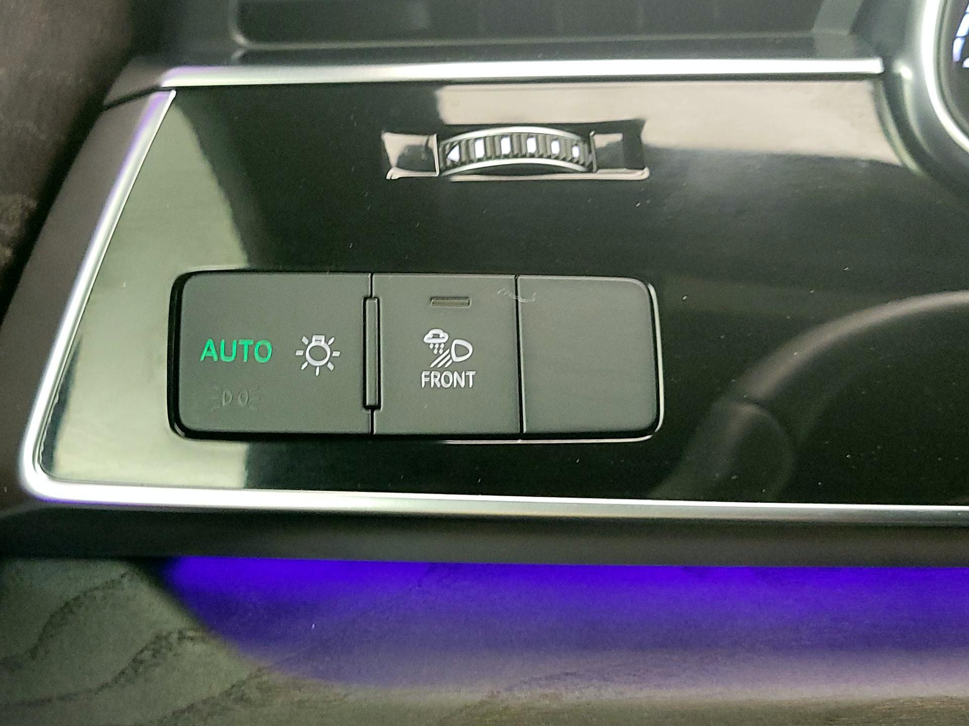 Thumbnail: 2019 Audi Q8 - 13