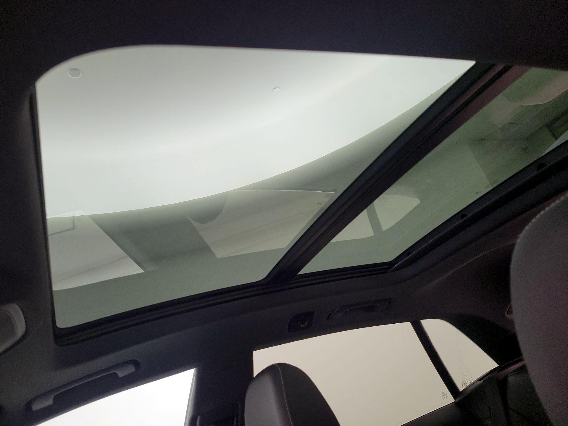 Thumbnail: 2019 Audi Q8 - 19