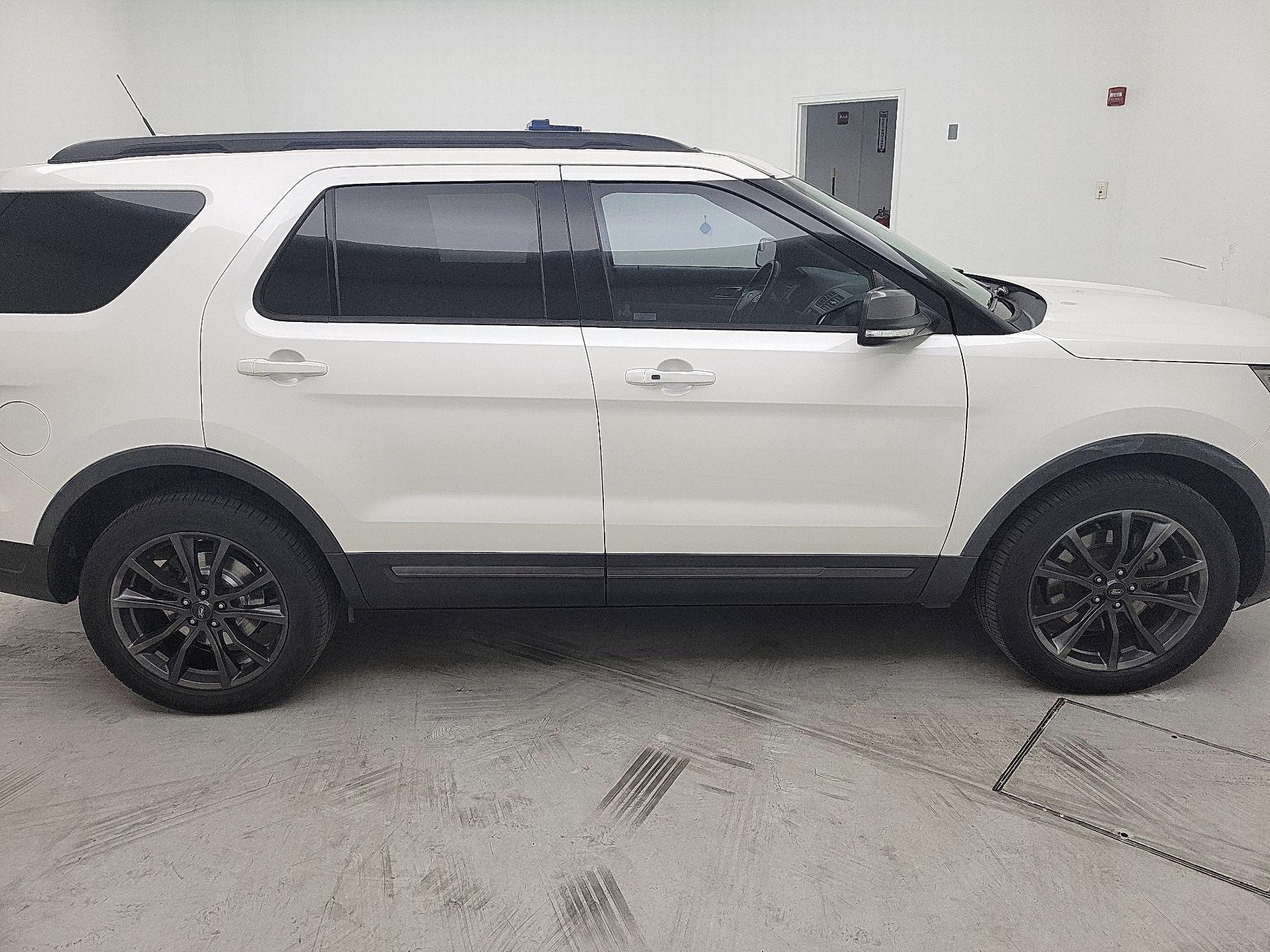 Thumbnail: 2018 Ford Explorer - 4