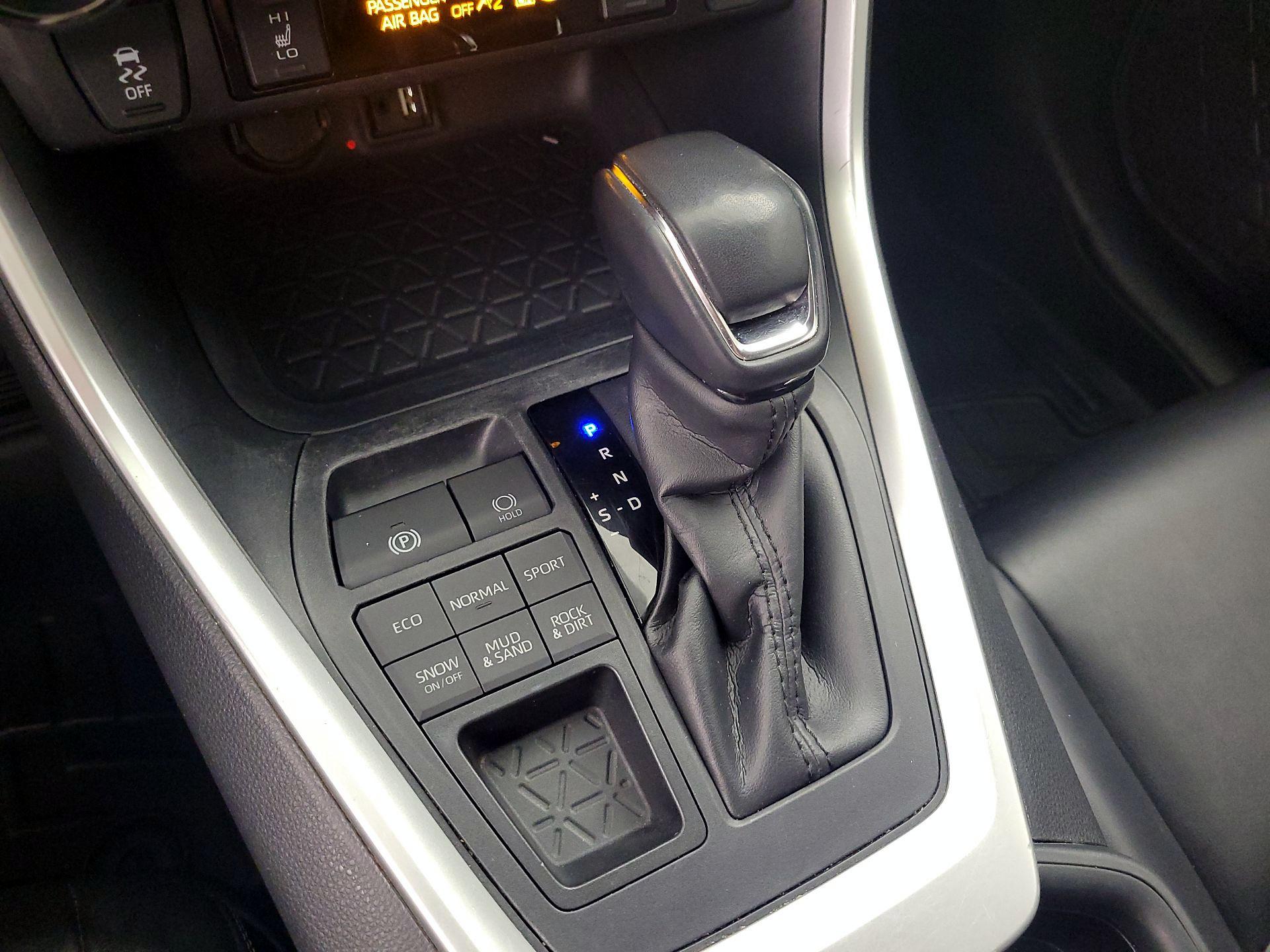 Thumbnail: 2019 Toyota RAV4 - 13