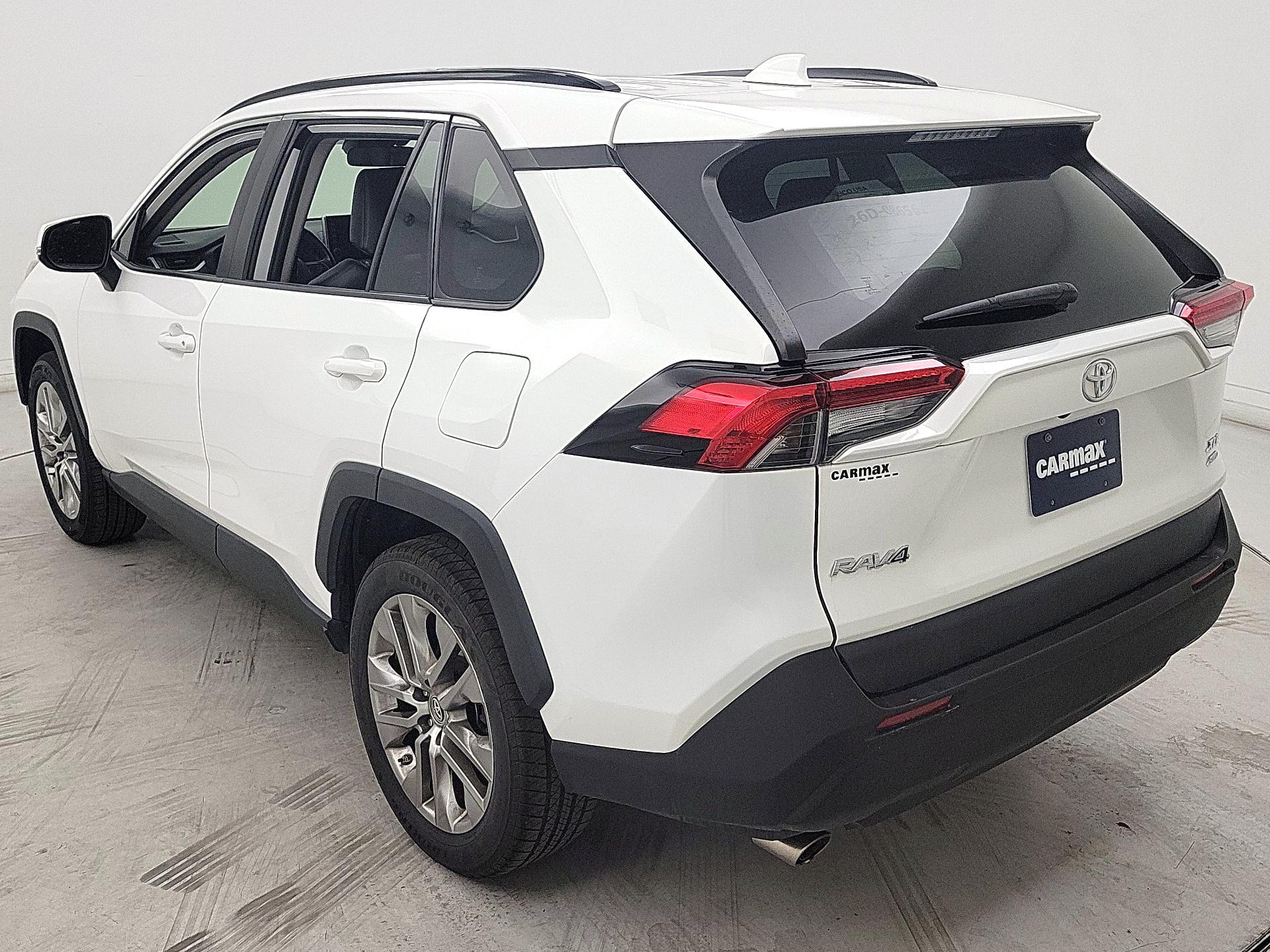 Thumbnail: 2019 Toyota RAV4 - 7