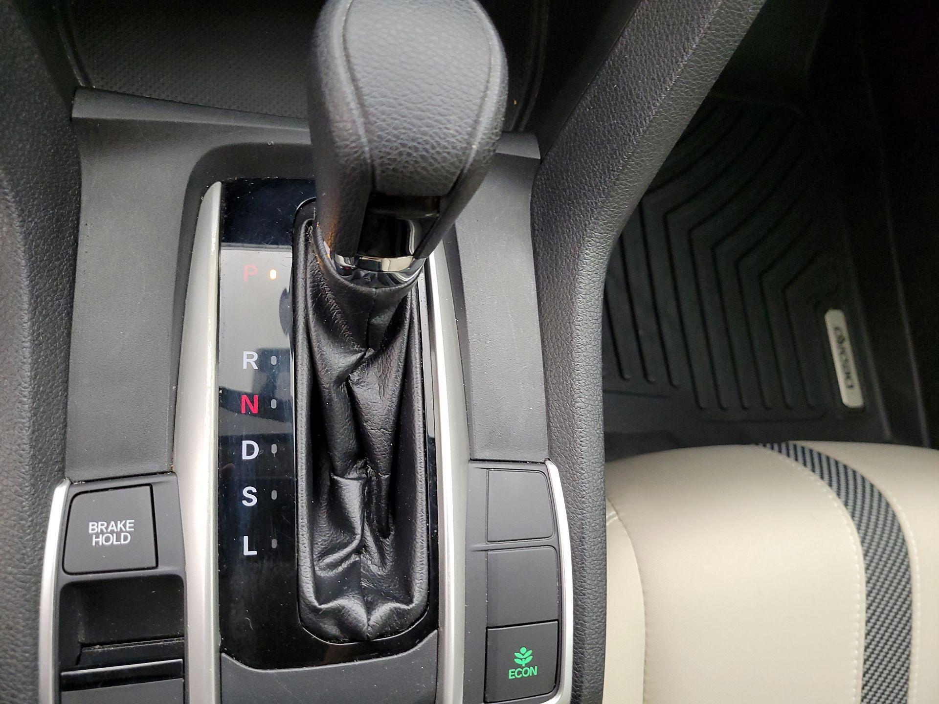 Thumbnail: 2016 Honda Civic - 15