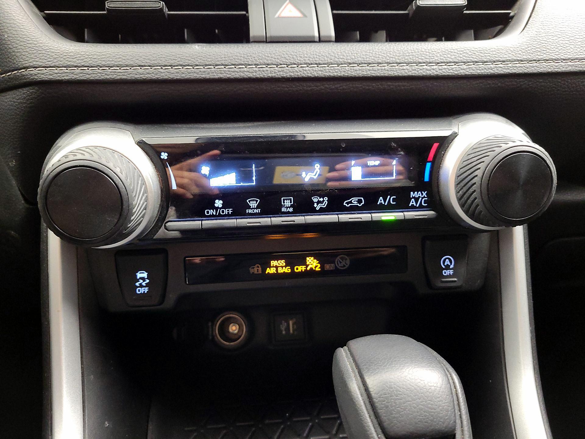 Thumbnail: 2023 Toyota RAV4 - 16