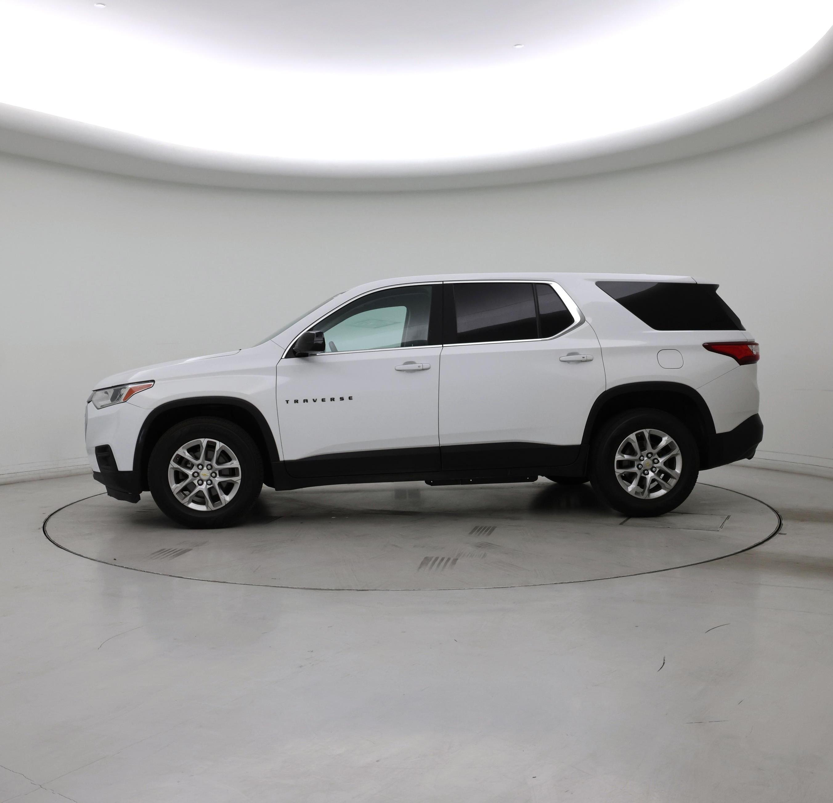 Thumbnail: 2019 Chevrolet Traverse - 3