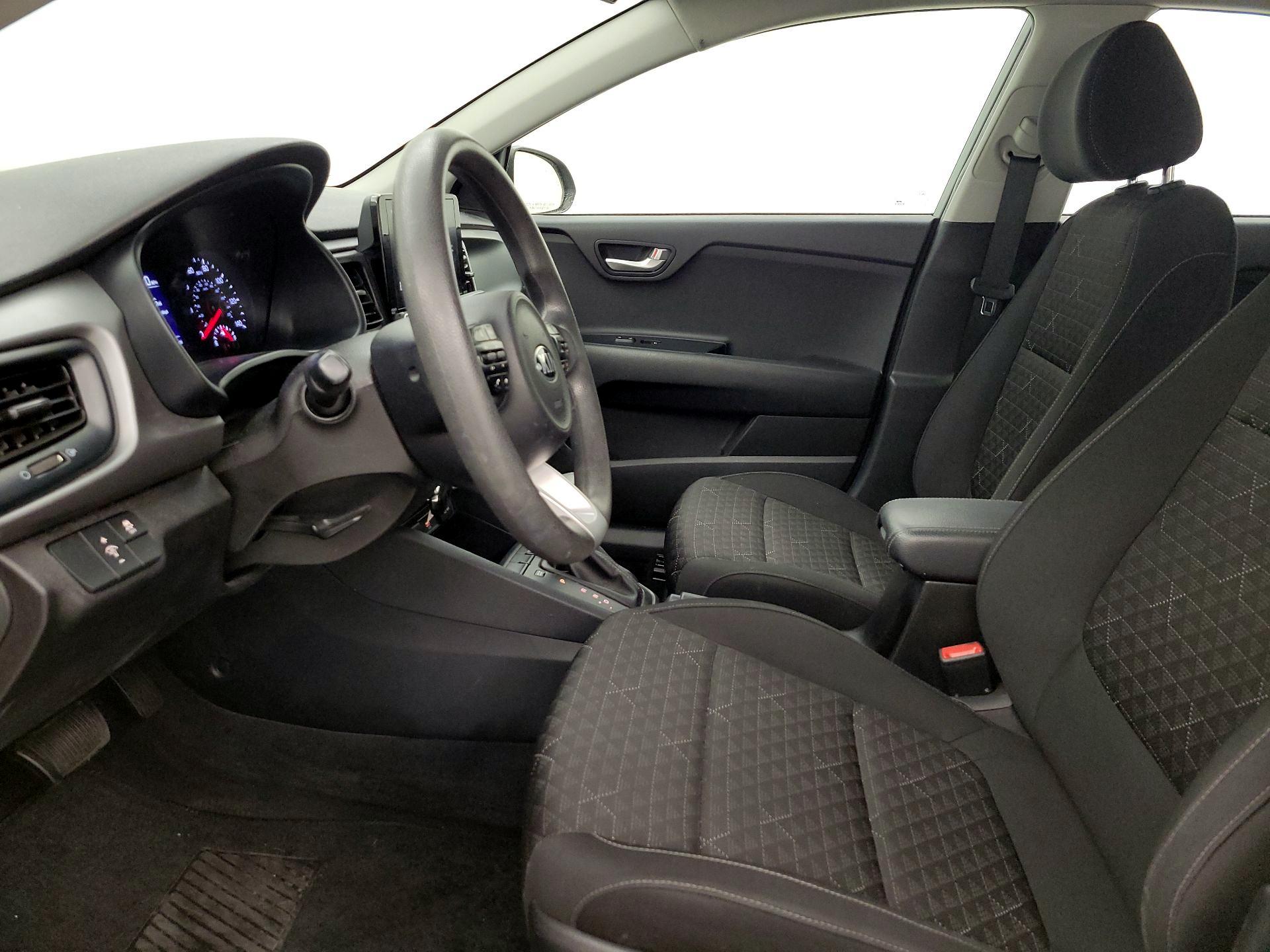 Thumbnail: 2021 Kia Rio - 11