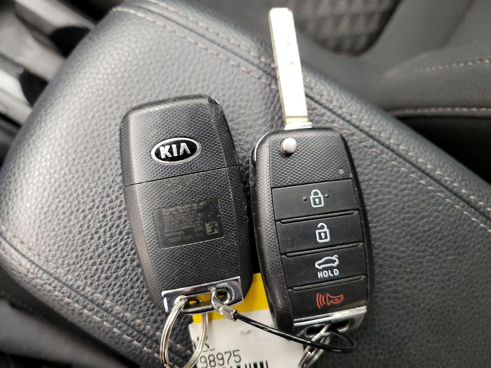 Thumbnail: 2021 Kia Rio - 19