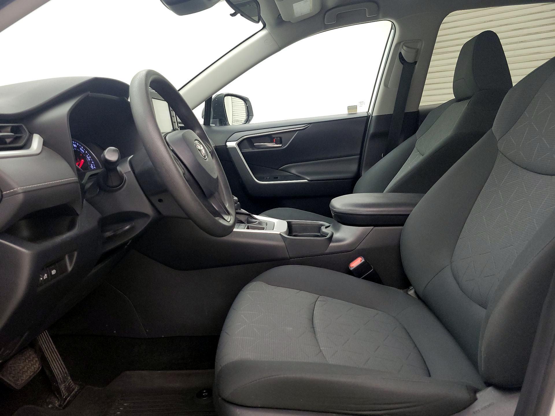 Thumbnail: 2020 Toyota RAV4 - 11