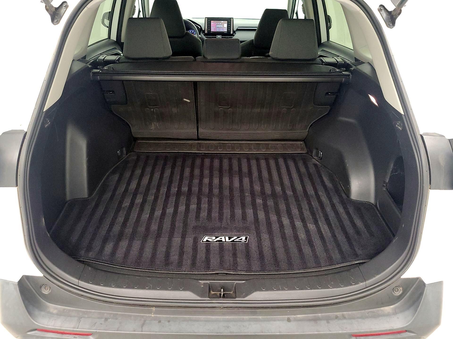 Thumbnail: 2020 Toyota RAV4 - 16