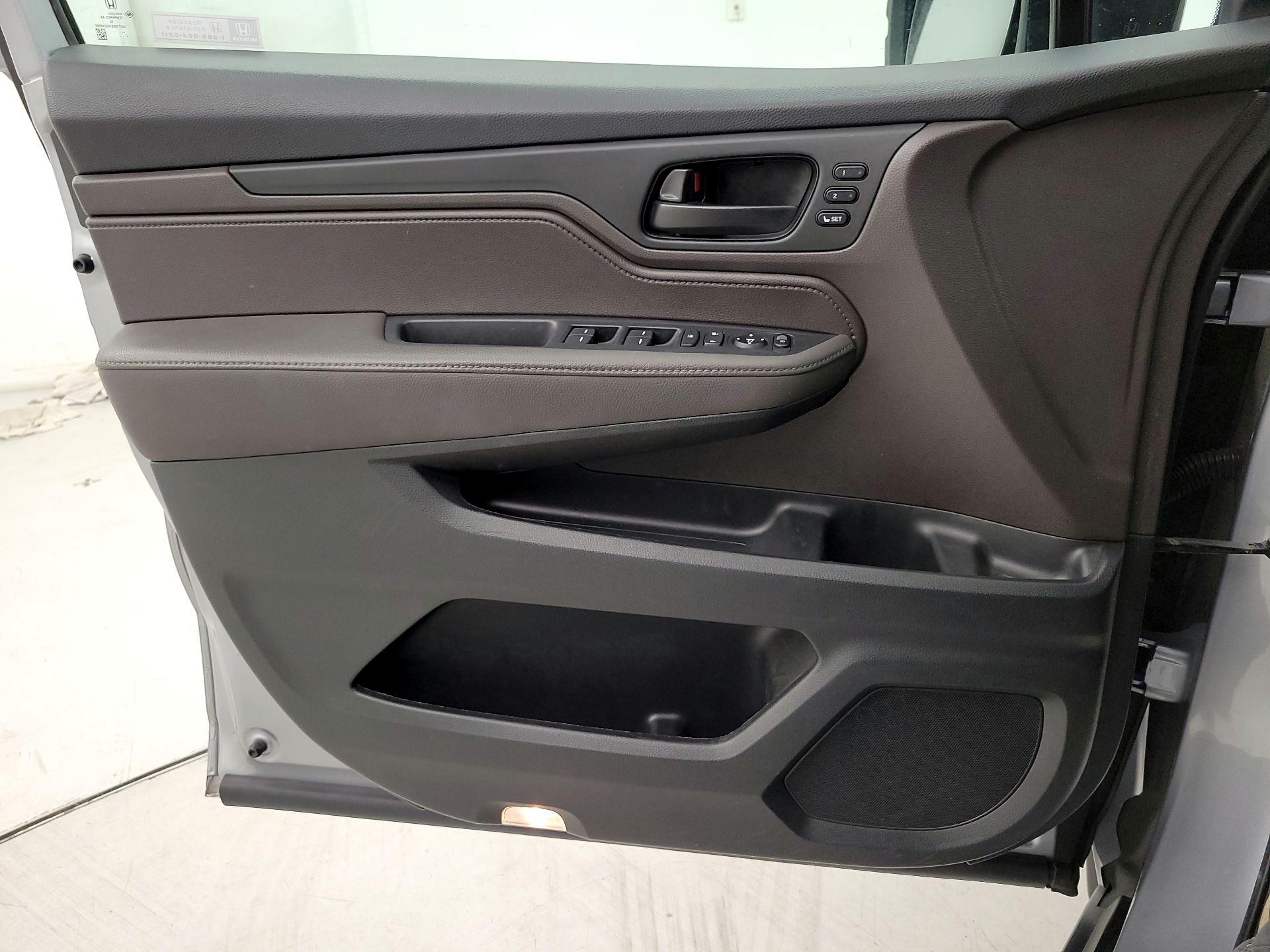 Thumbnail: 2022 Honda Odyssey - 12