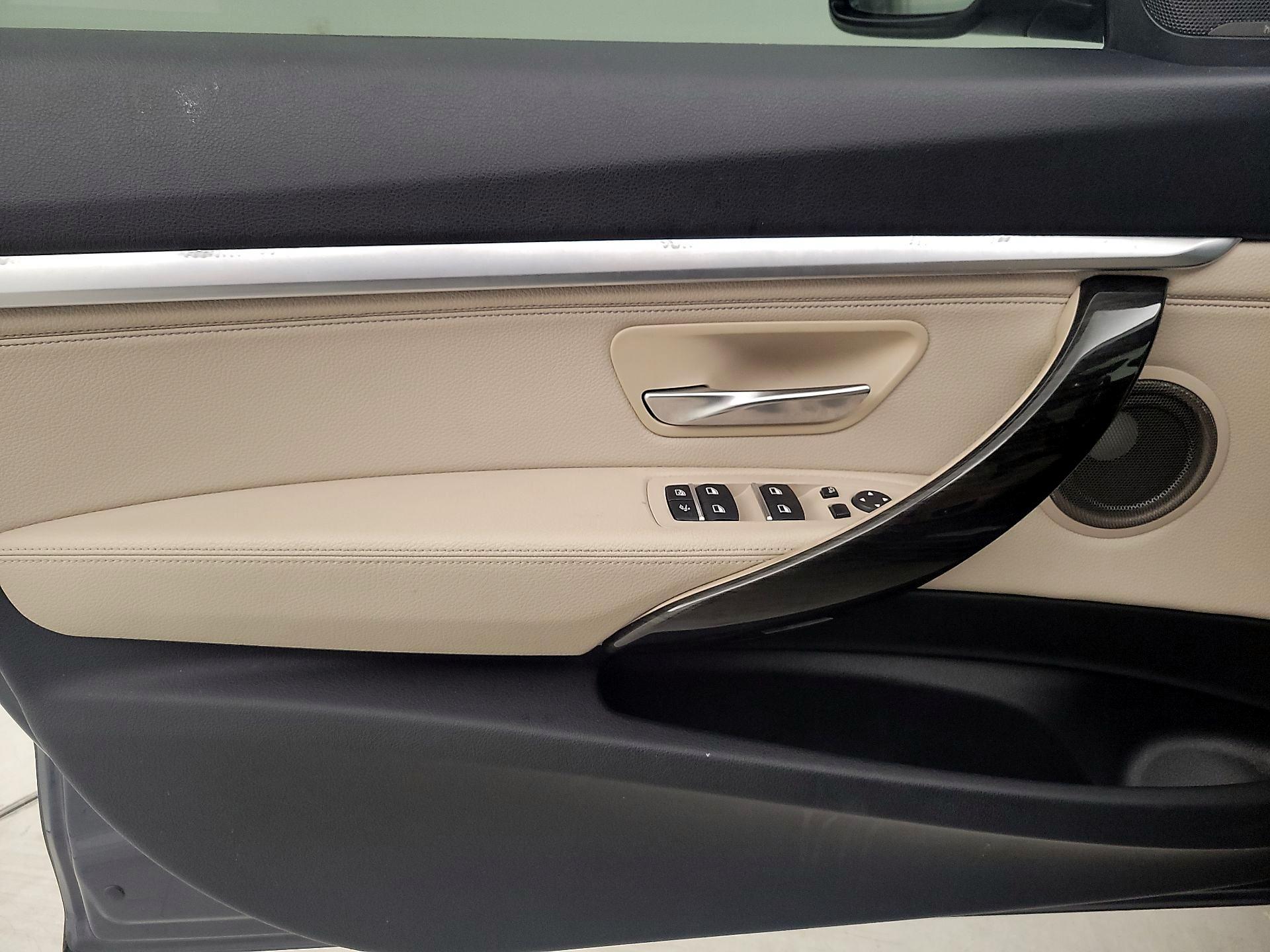 Thumbnail: 2017 BMW 3 Series - 12