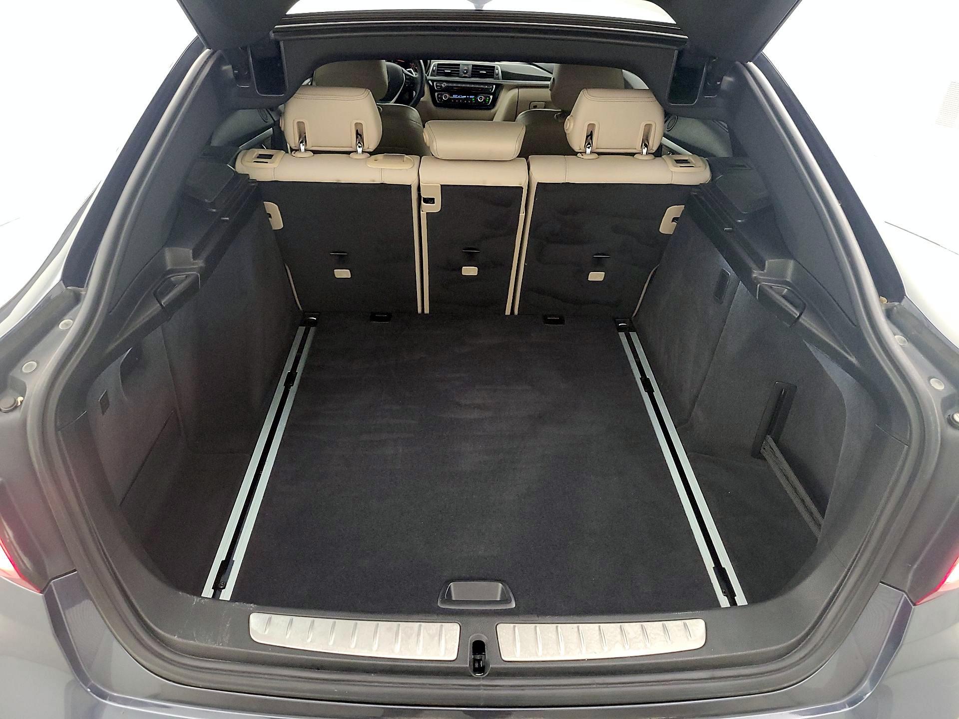 Thumbnail: 2017 BMW 3 Series - 16