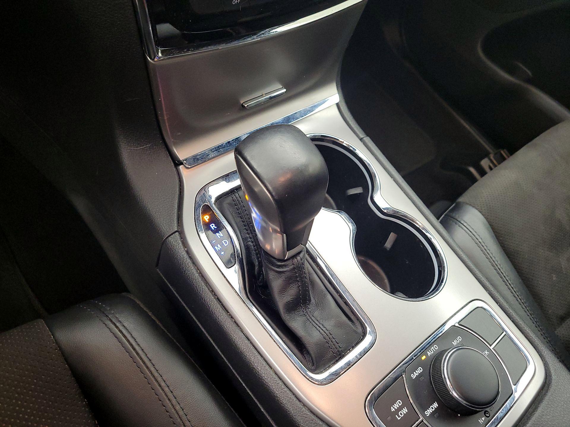 Thumbnail: 2020 Jeep Grand Cherokee - 16