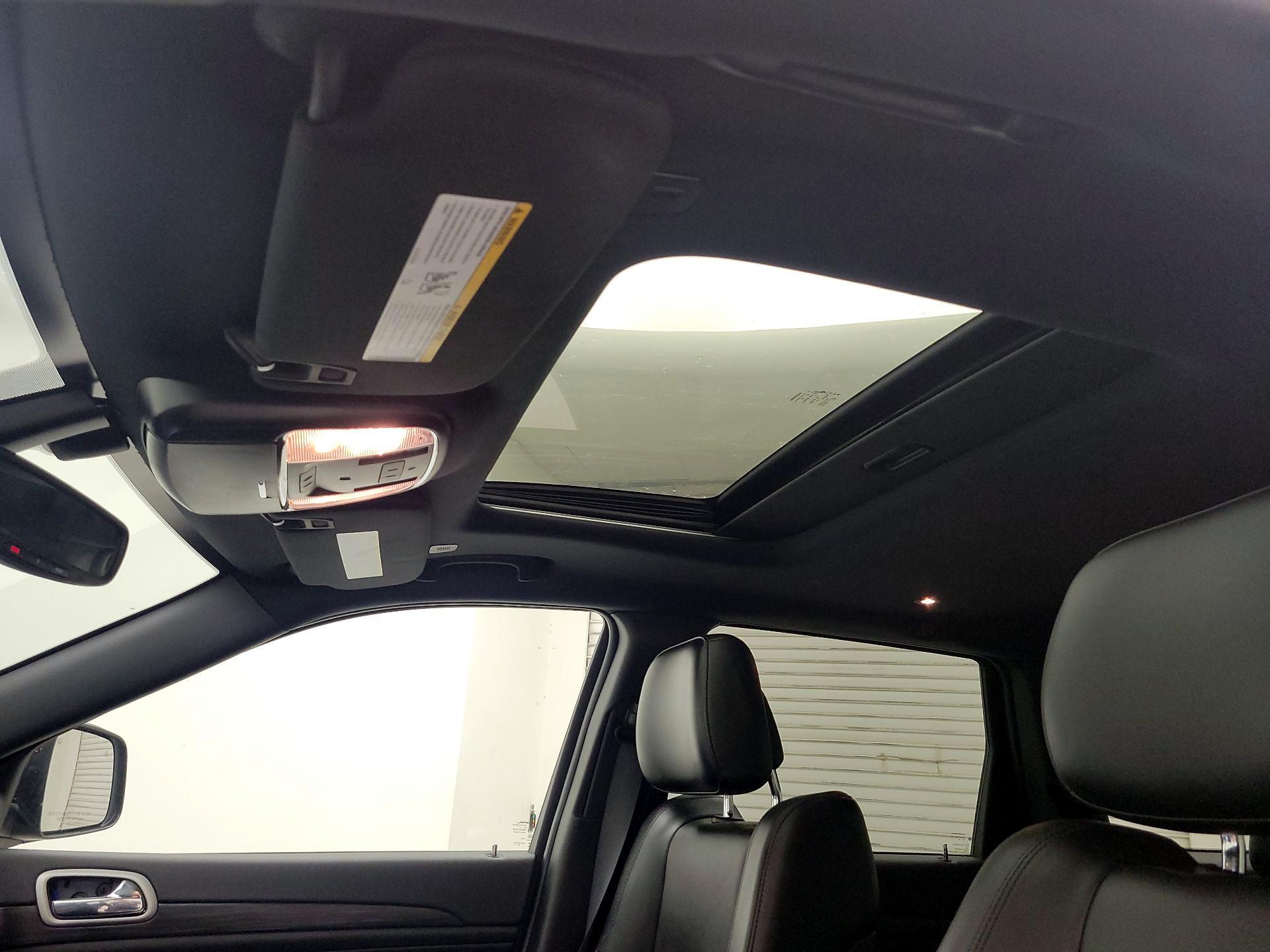 Thumbnail: 2020 Jeep Grand Cherokee - 18