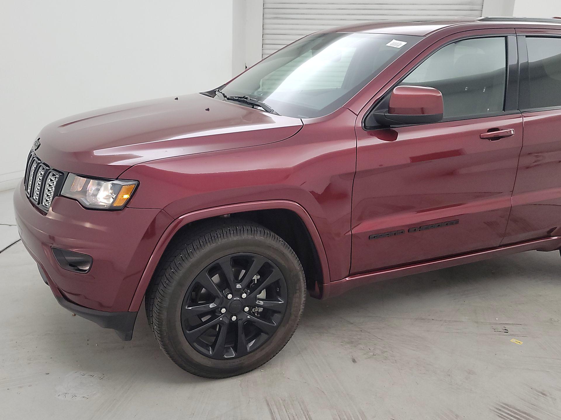 Thumbnail: 2020 Jeep Grand Cherokee - 3