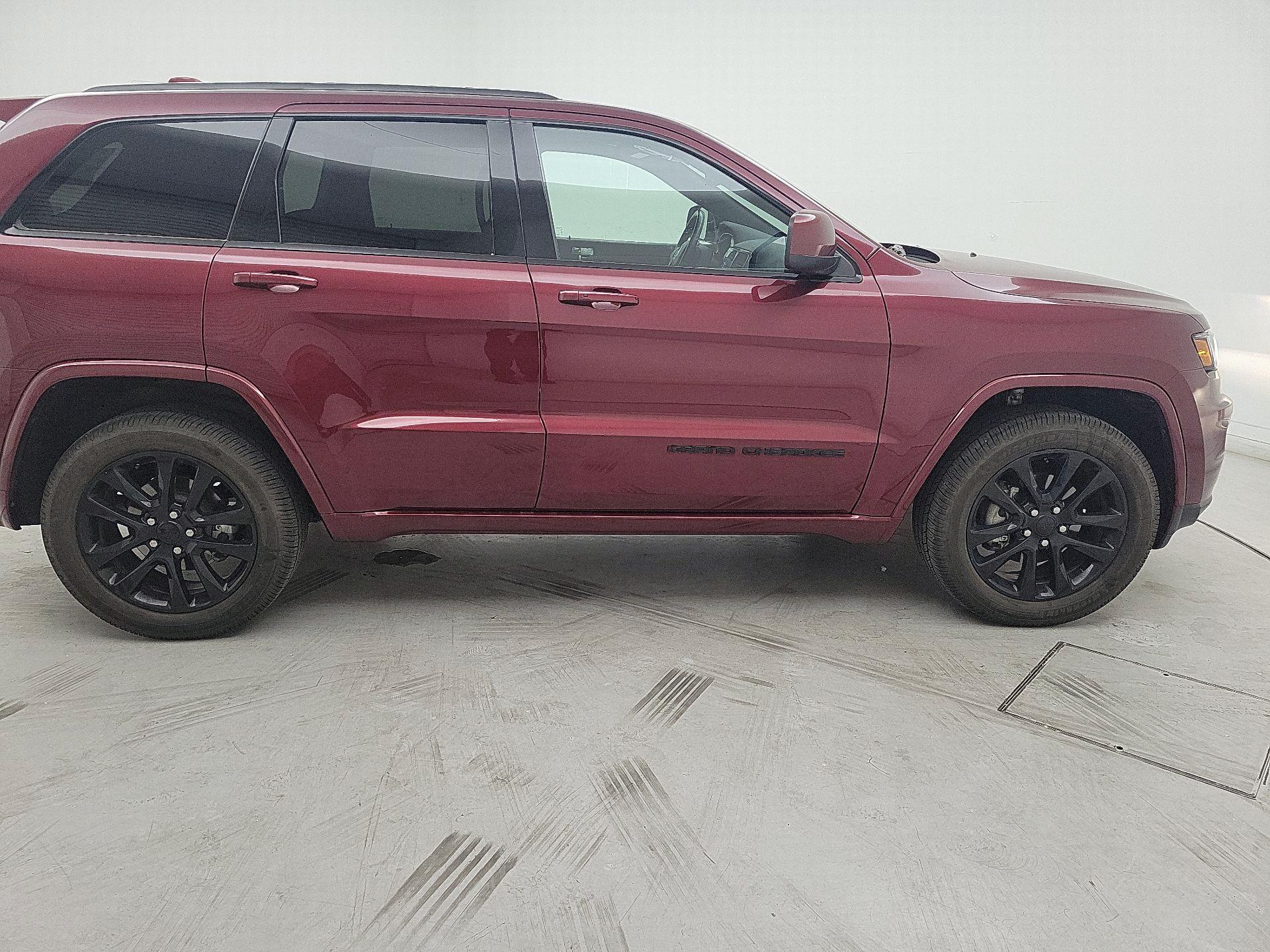 Thumbnail: 2020 Jeep Grand Cherokee - 4