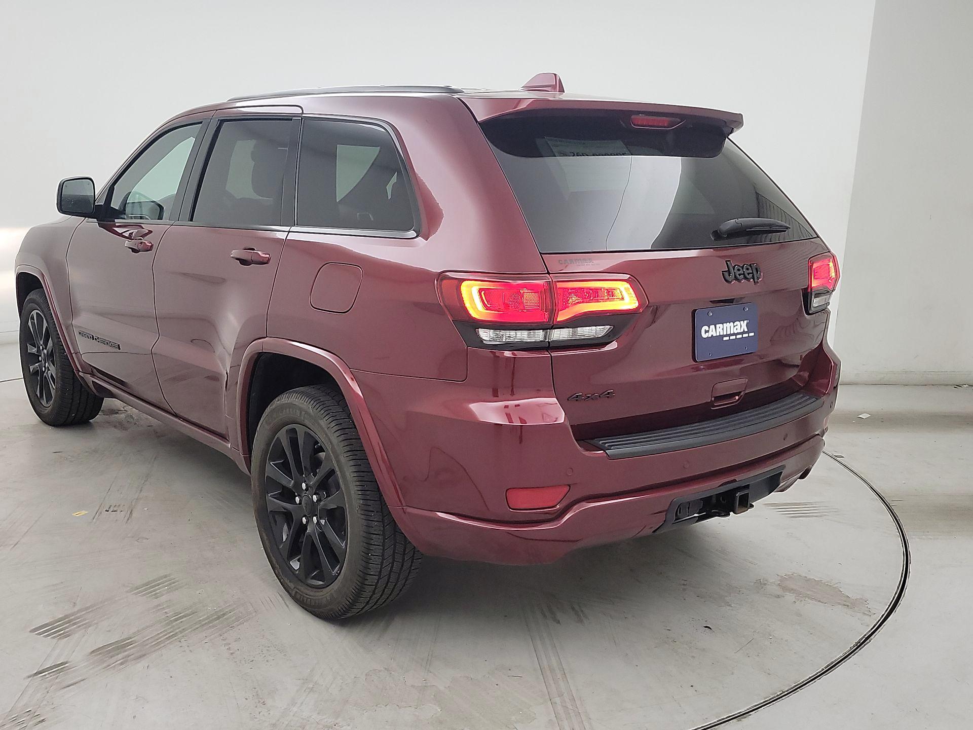 Thumbnail: 2020 Jeep Grand Cherokee - 7