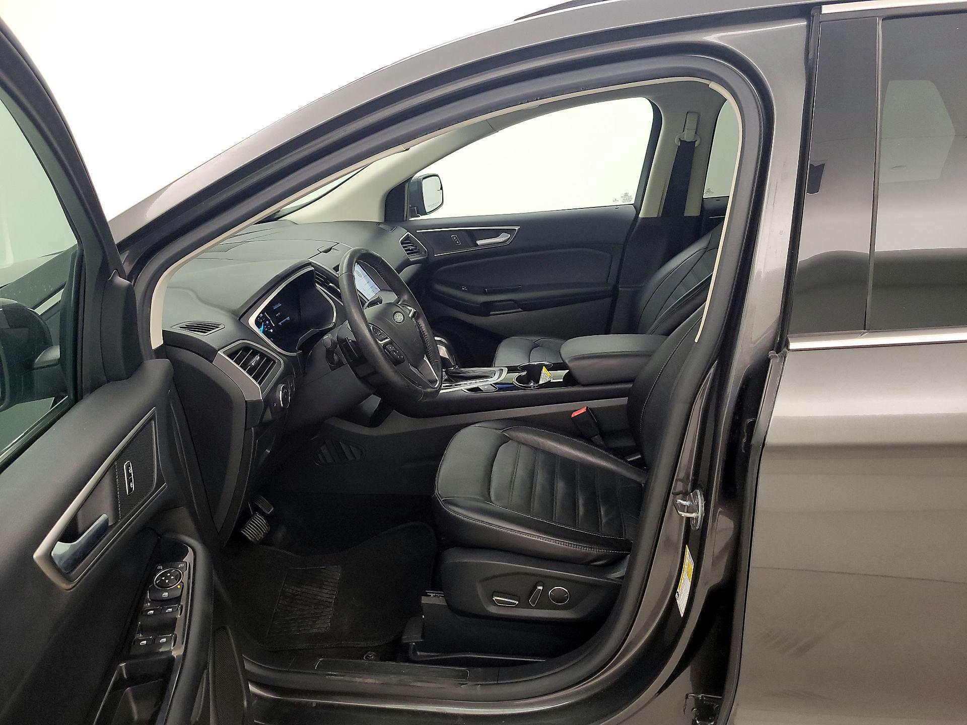 Thumbnail: 2017 Ford Edge - 11