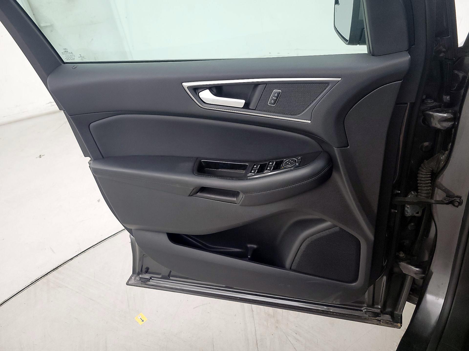 Thumbnail: 2017 Ford Edge - 12