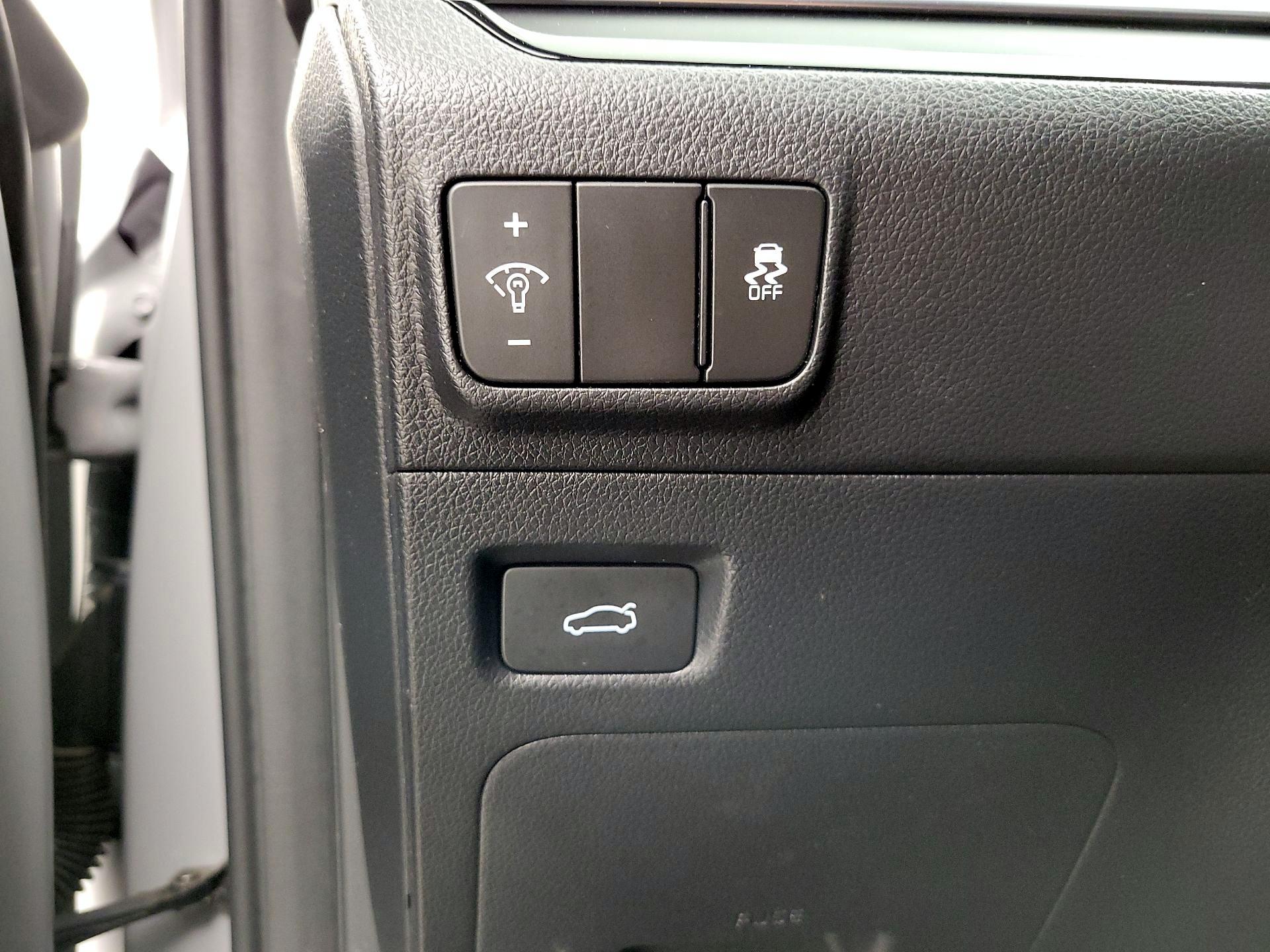 Thumbnail: 2025 Kia K5 - 13