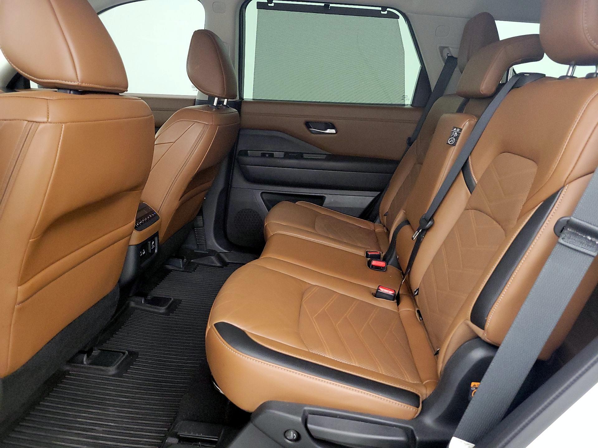 Thumbnail: 2024 Nissan Pathfinder - 18