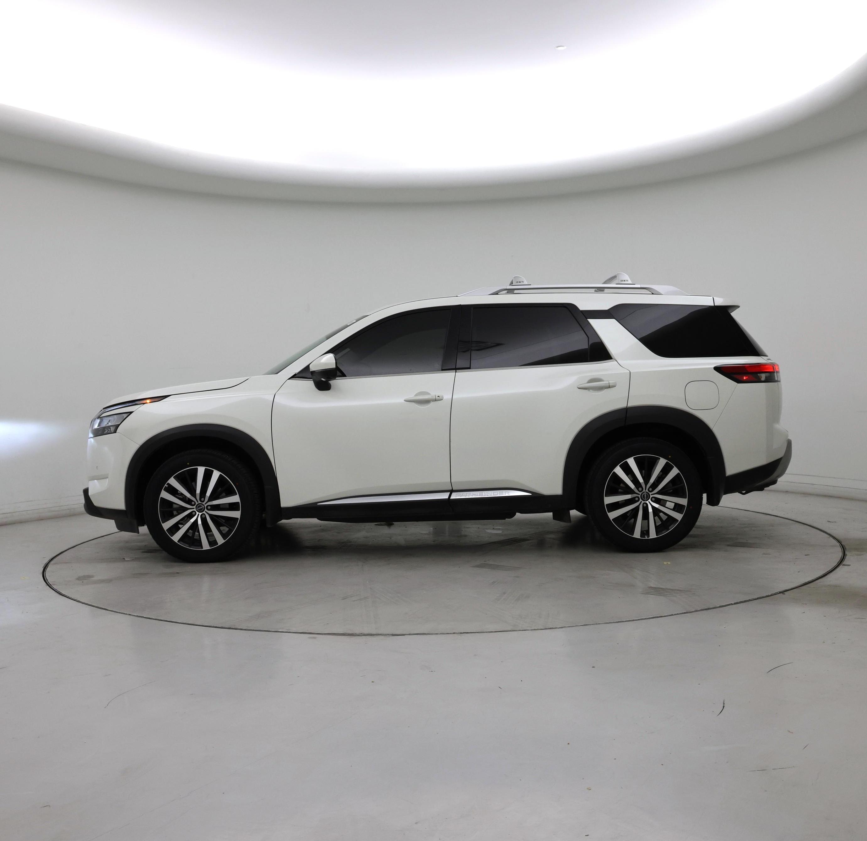 Thumbnail: 2024 Nissan Pathfinder - 3