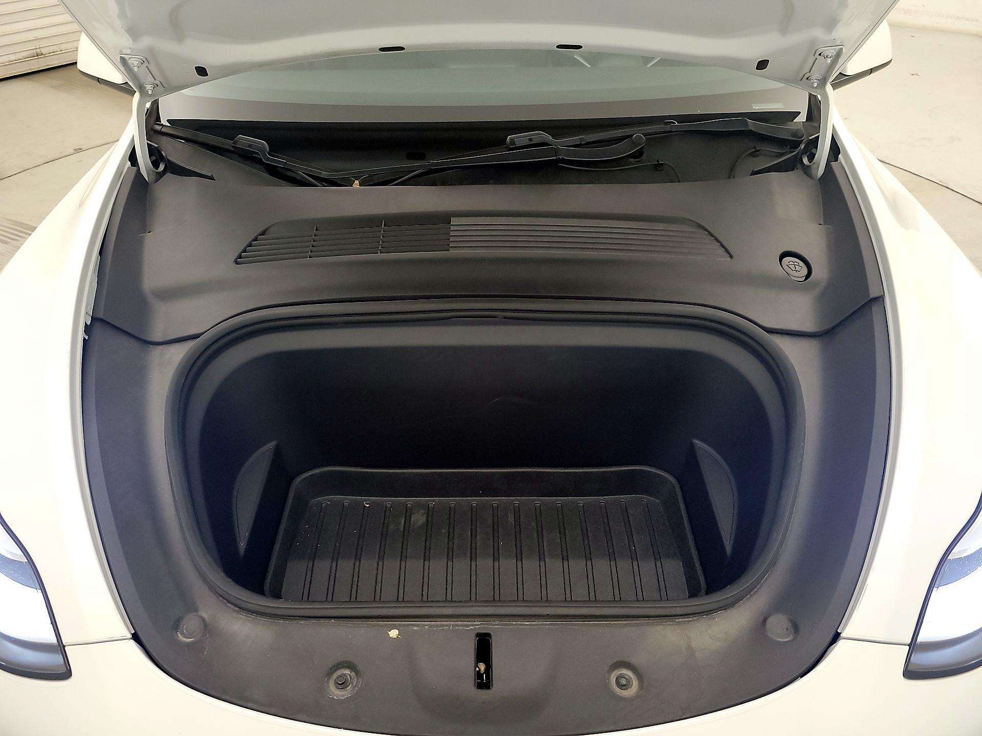 Thumbnail: 2020 Tesla Model Y - 17