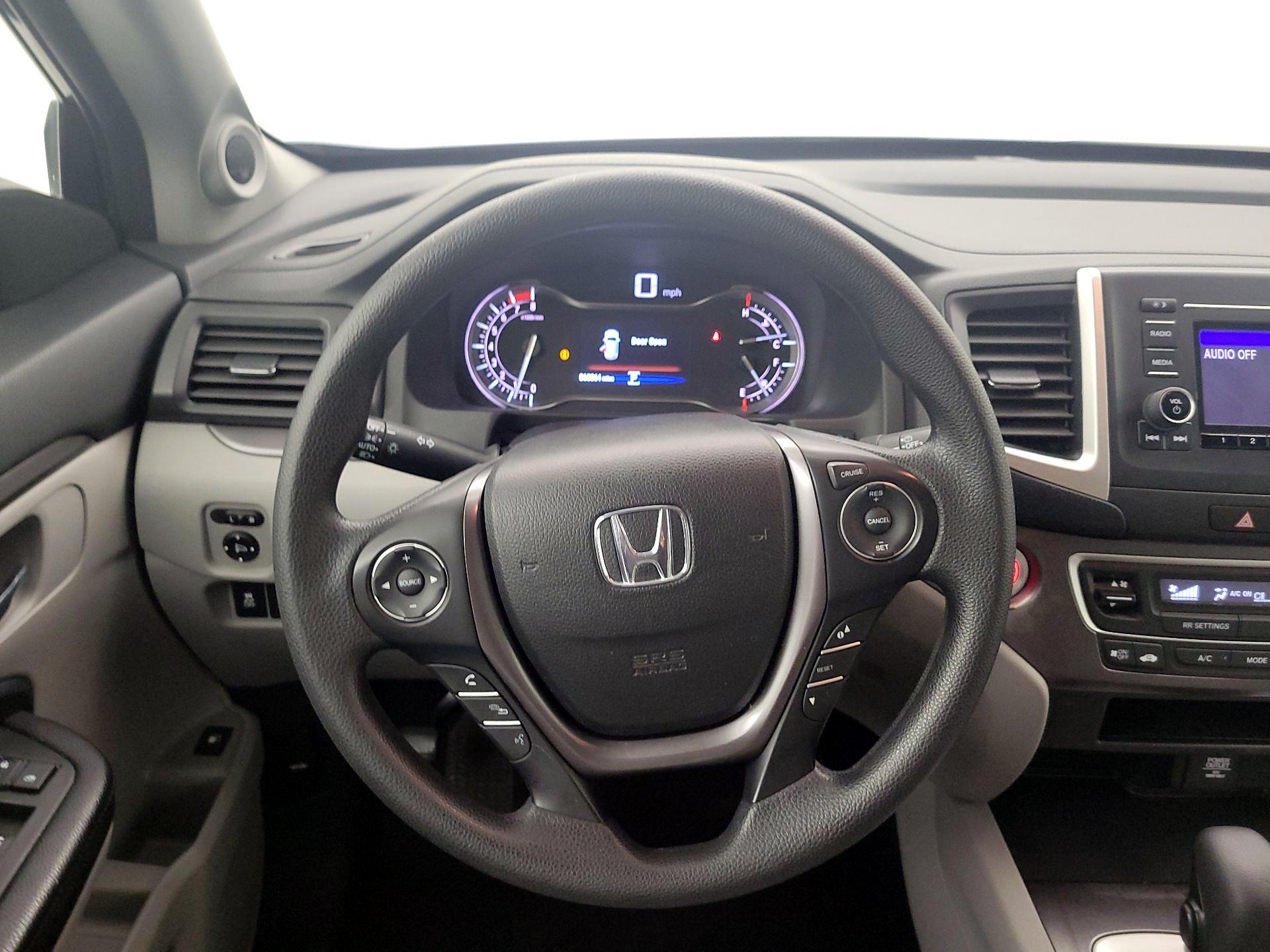 Thumbnail: 2018 Honda Pilot - 10