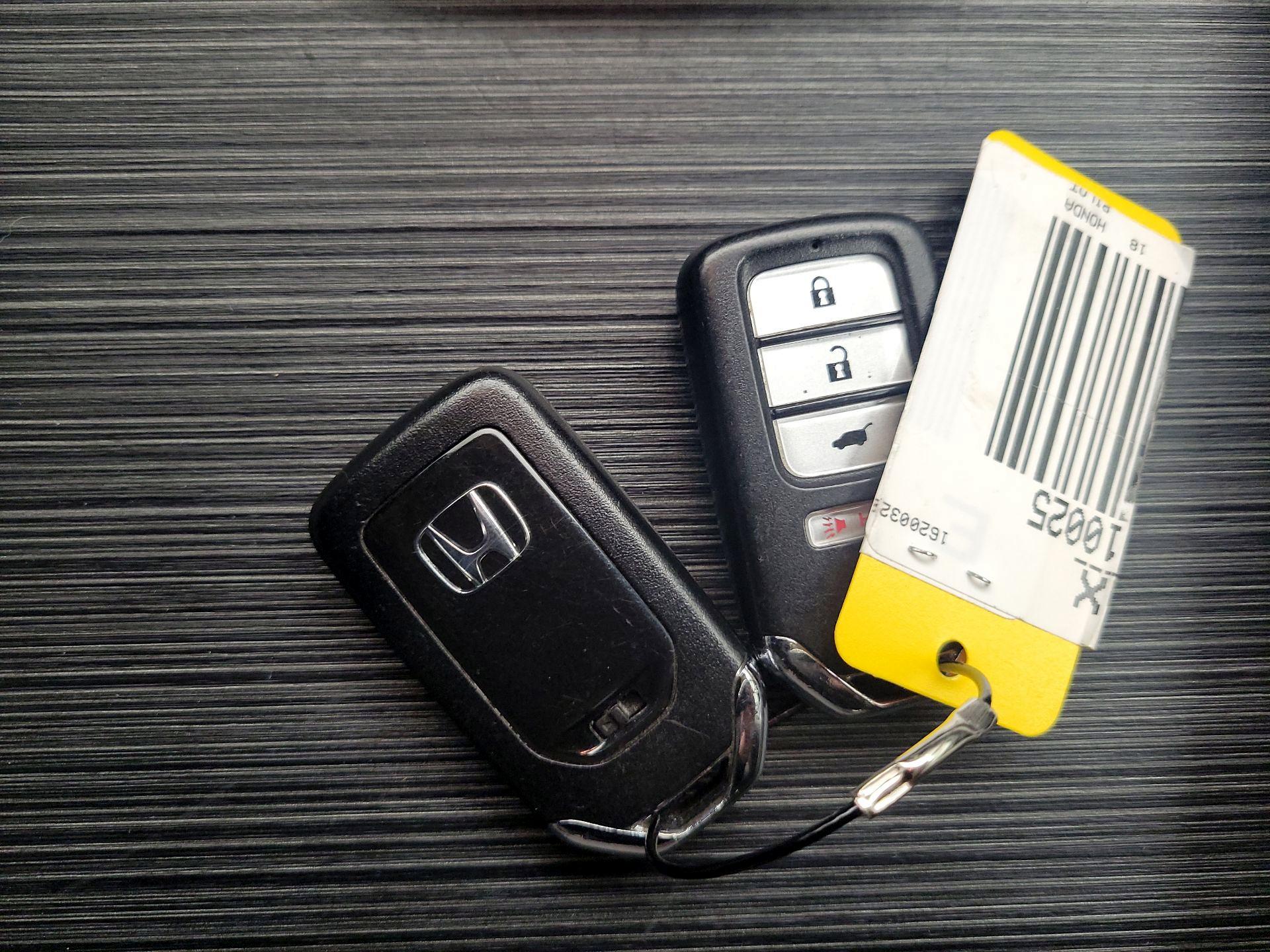 Thumbnail: 2018 Honda Pilot - 18