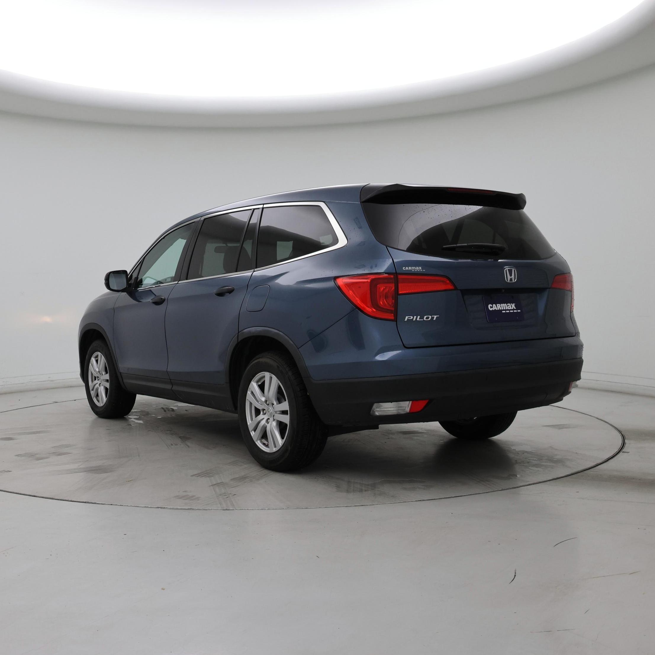 Thumbnail: 2018 Honda Pilot - 2