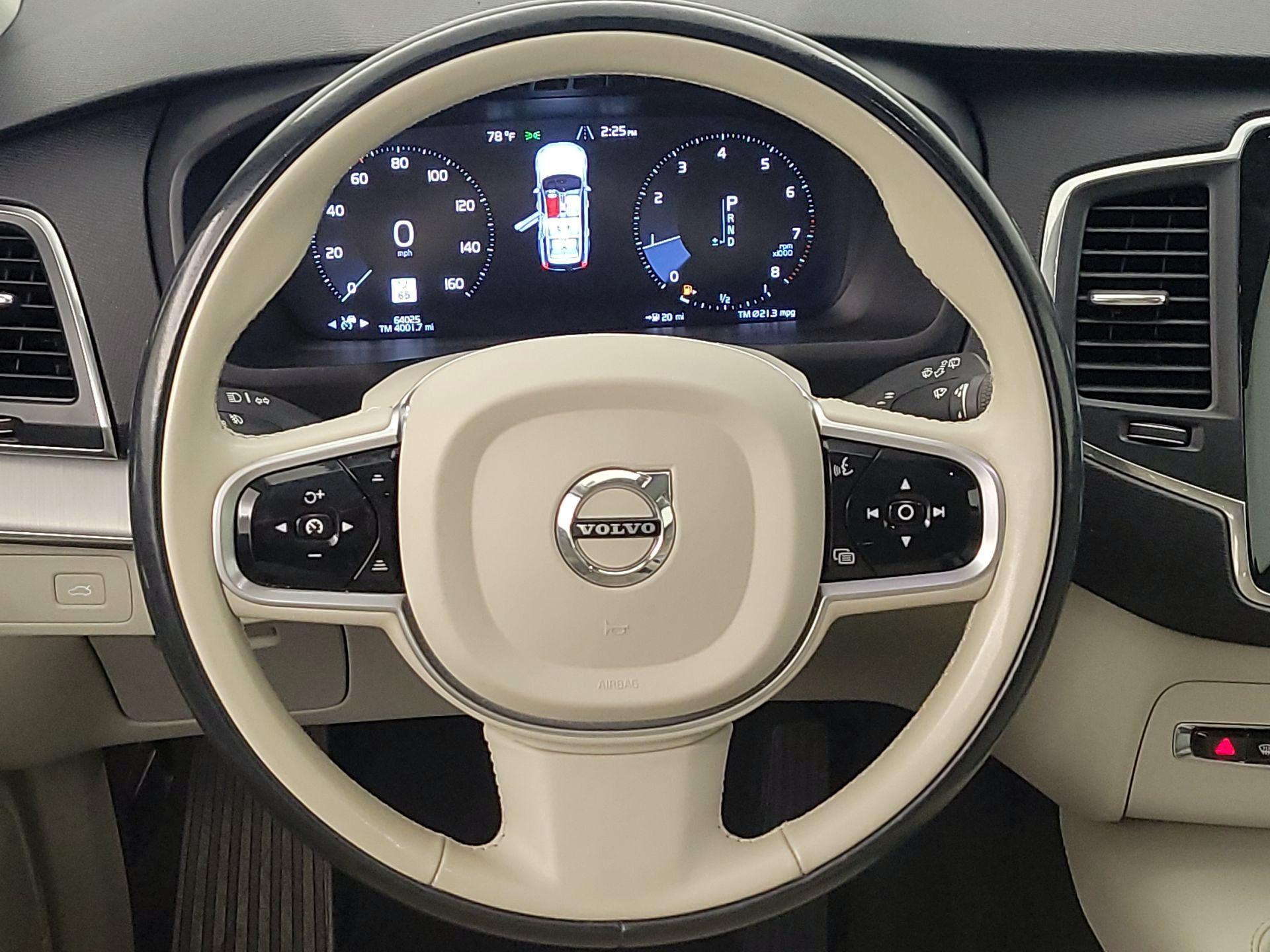 Thumbnail: 2021 Volvo XC90 - 10