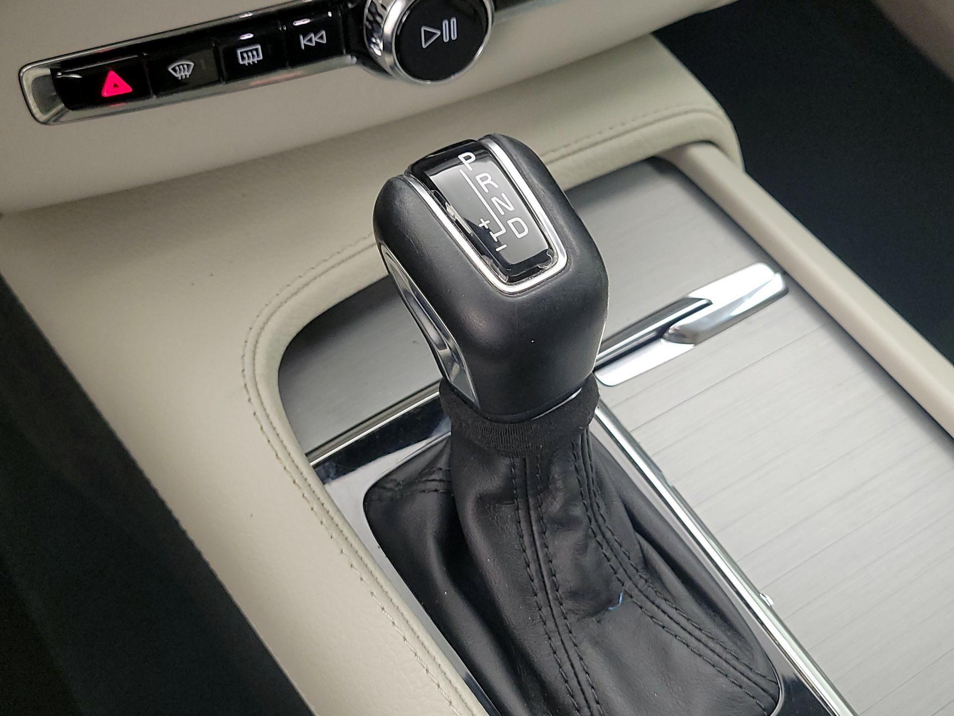 Thumbnail: 2021 Volvo XC90 - 15