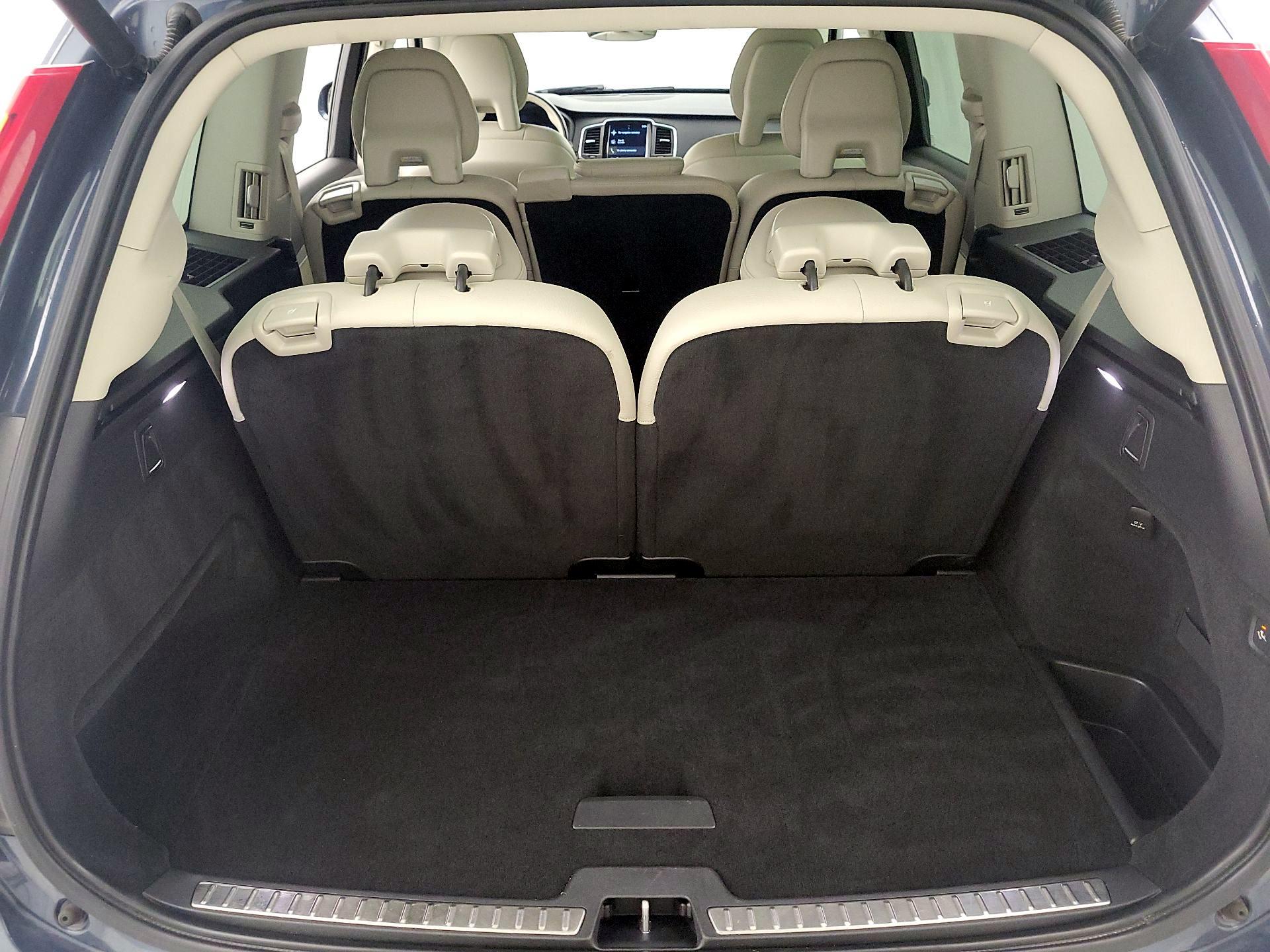 Thumbnail: 2021 Volvo XC90 - 18