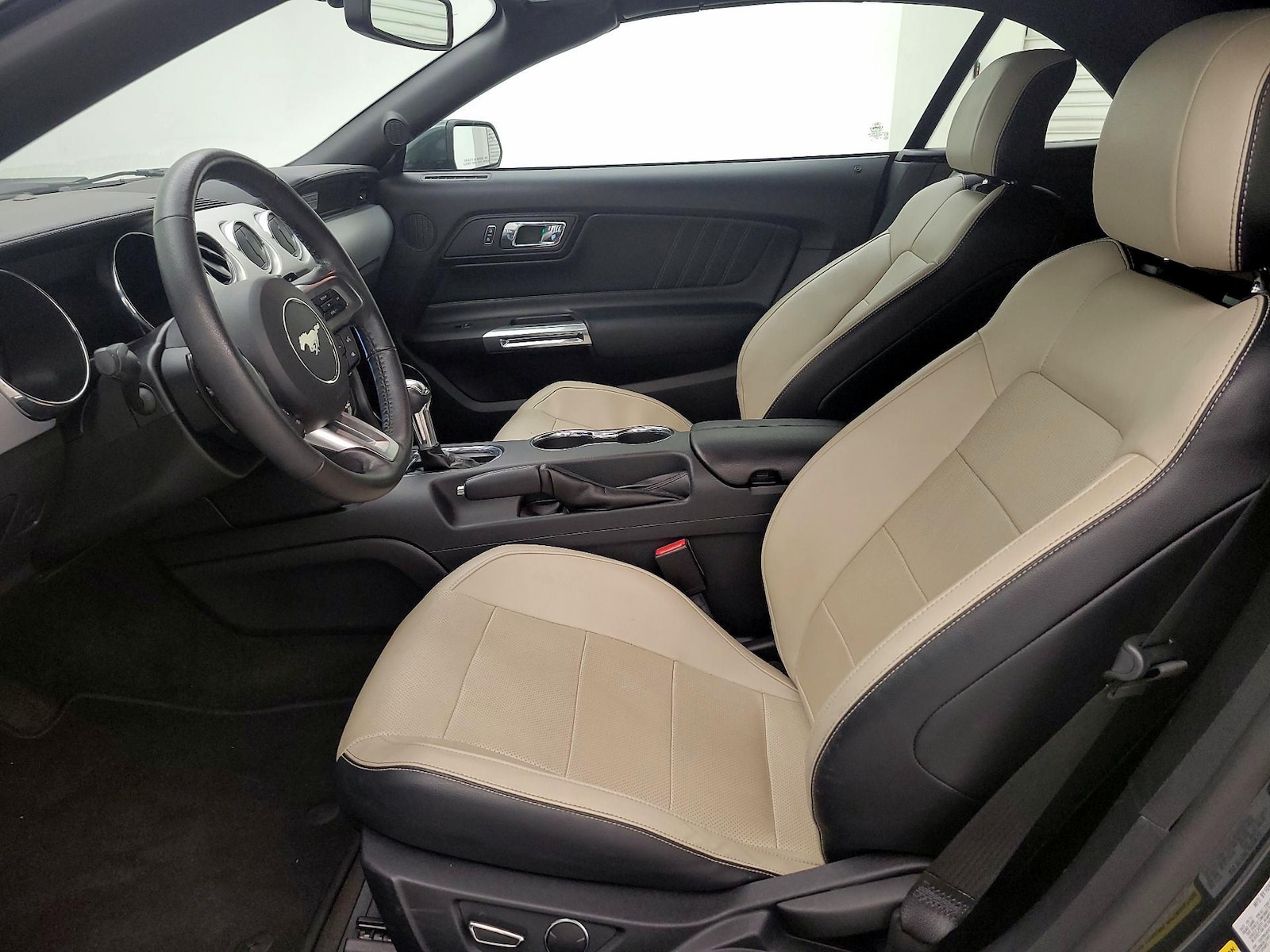 2016 Ford Mustang EcoBoost Premium - Photo 12