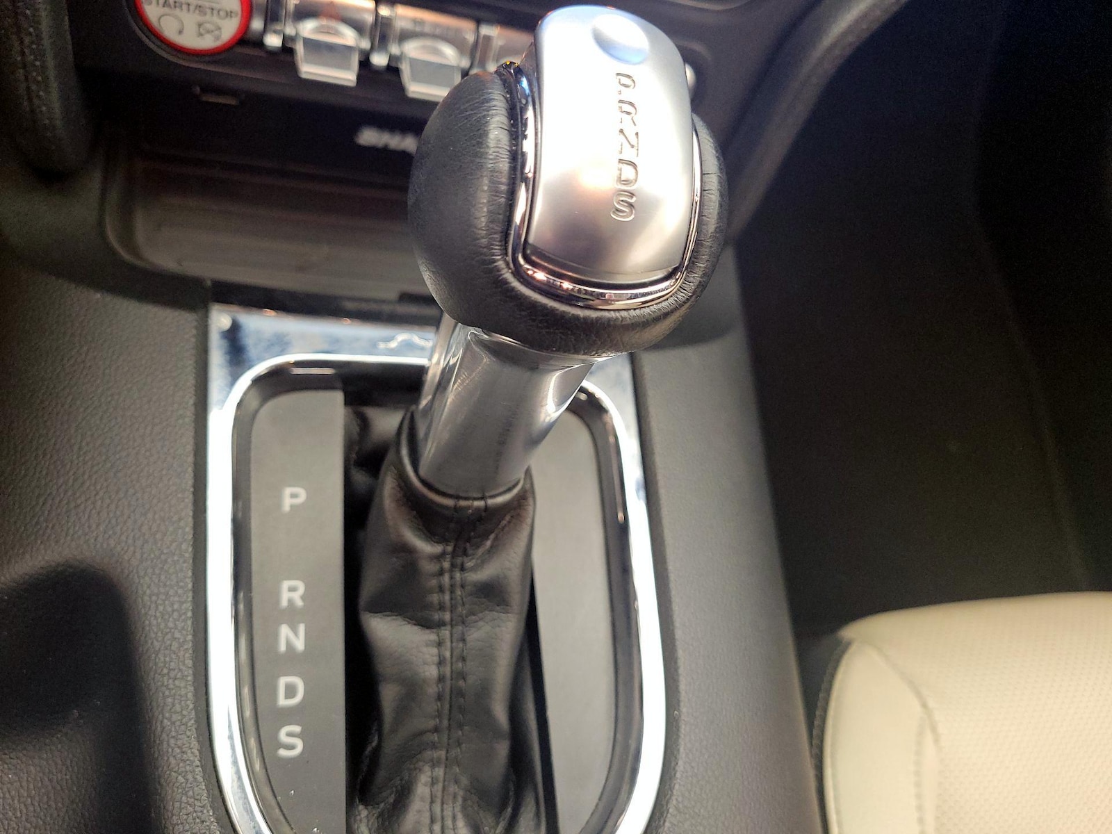 2016 Ford Mustang EcoBoost Premium - Photo 16