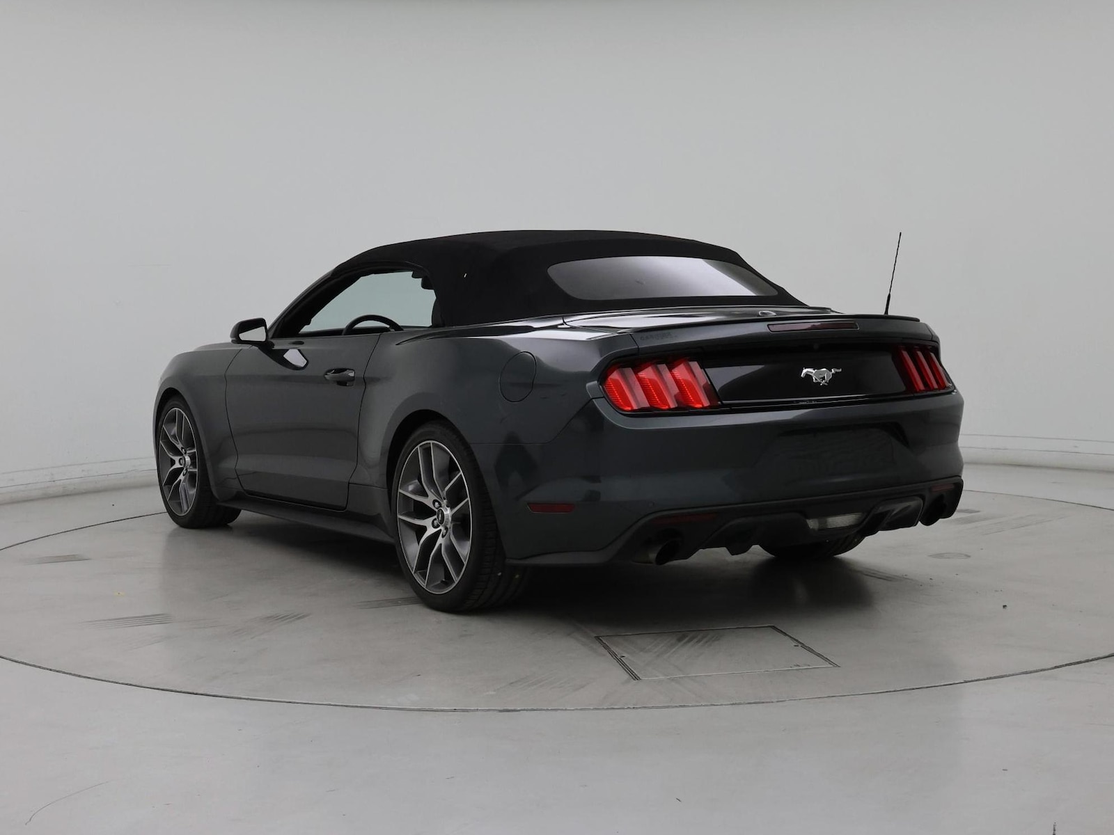 2016 Ford Mustang EcoBoost Premium - Photo 3