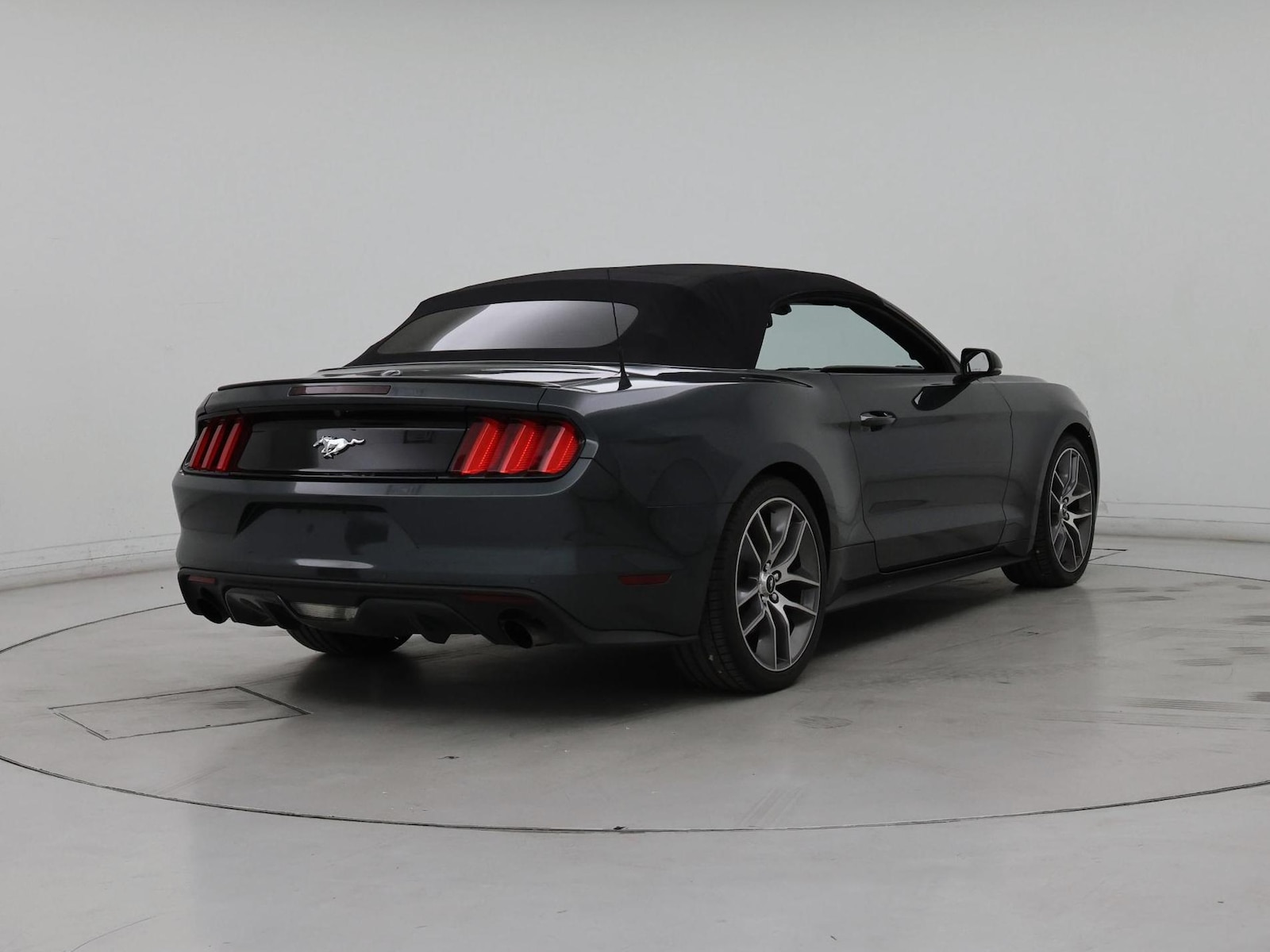 2016 Ford Mustang EcoBoost Premium - Photo 9