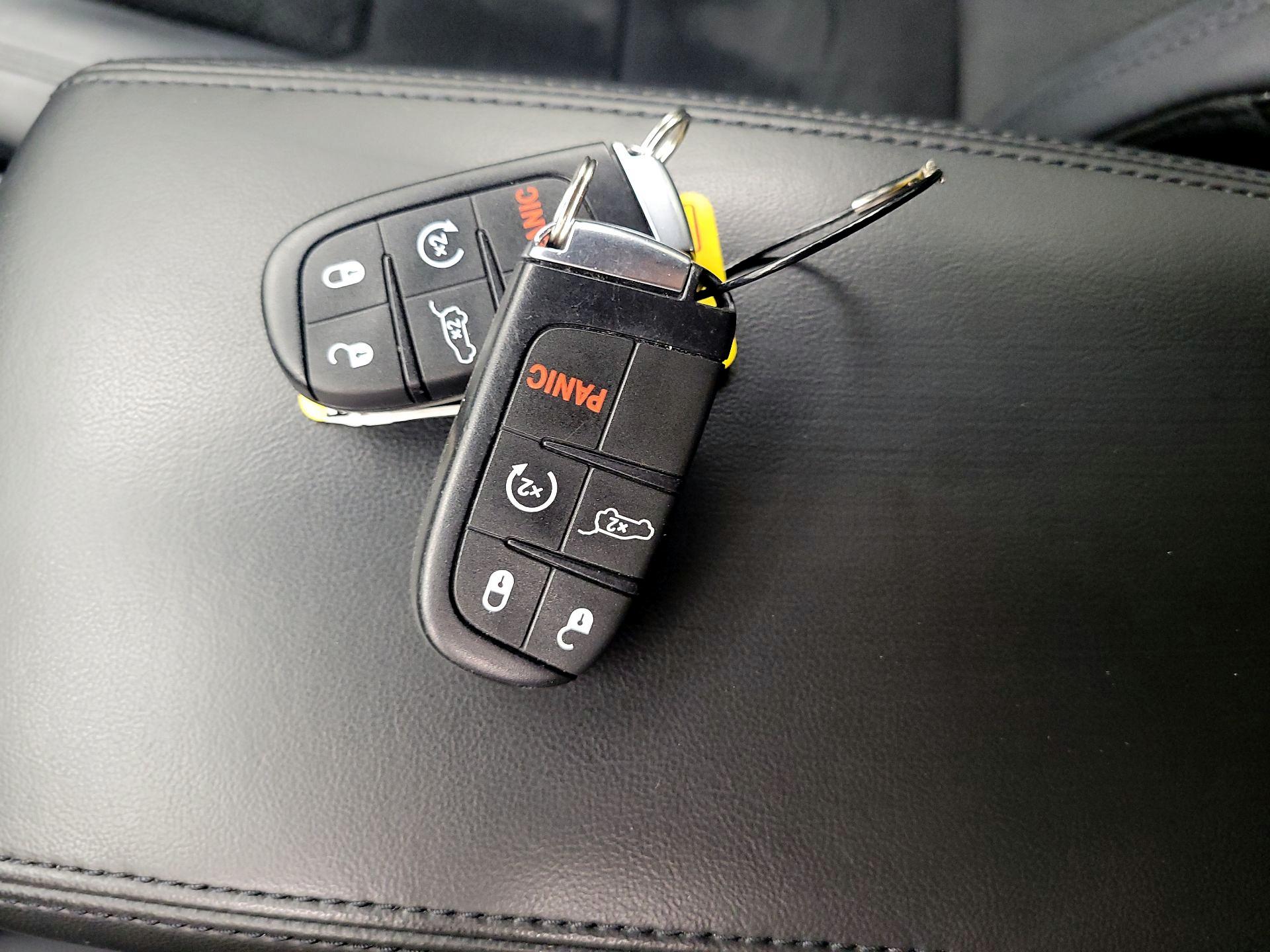 Thumbnail: 2018 Jeep Grand Cherokee - 16