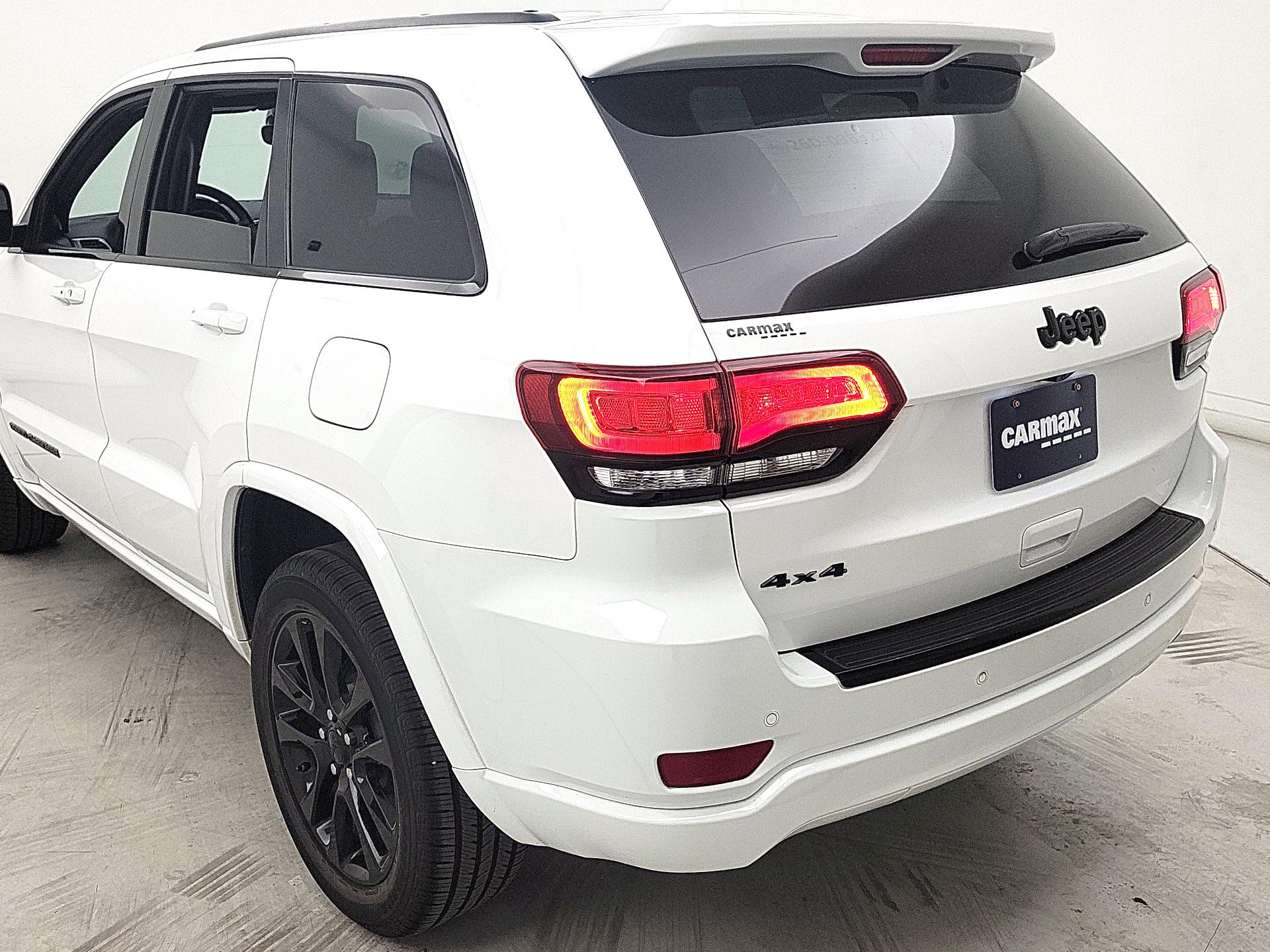 Thumbnail: 2018 Jeep Grand Cherokee - 7