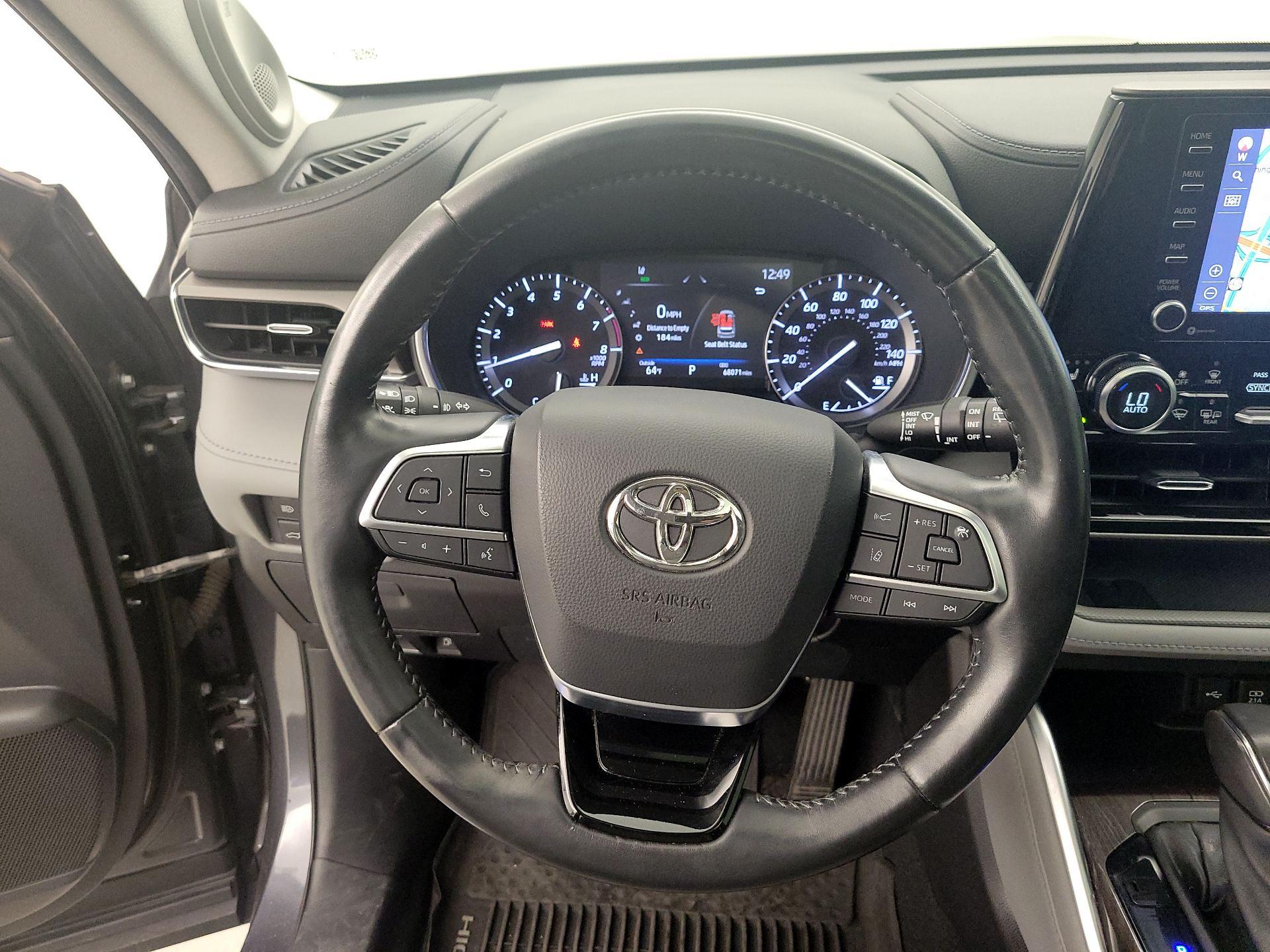 Thumbnail: 2021 Toyota Highlander - 10