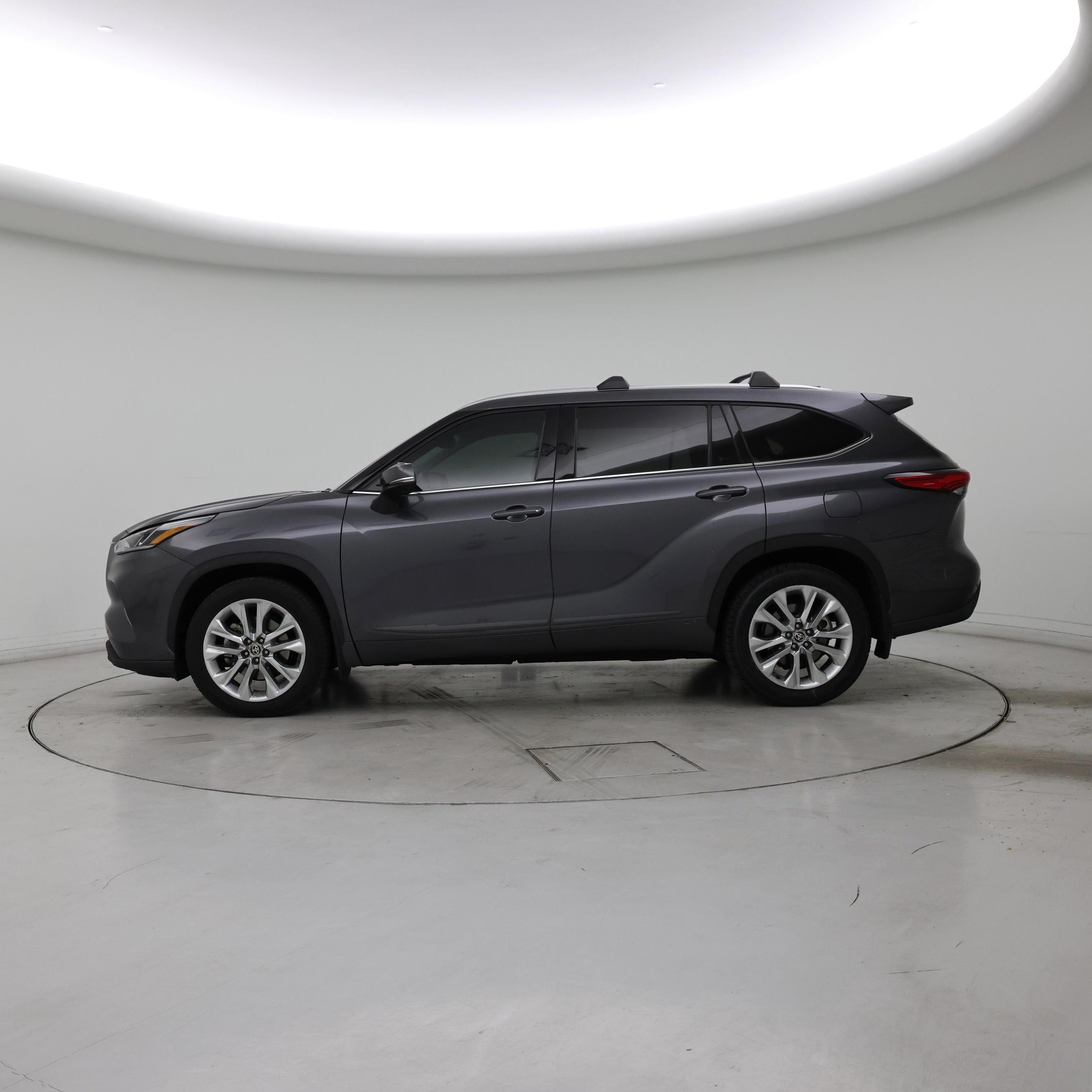 Thumbnail: 2021 Toyota Highlander - 3