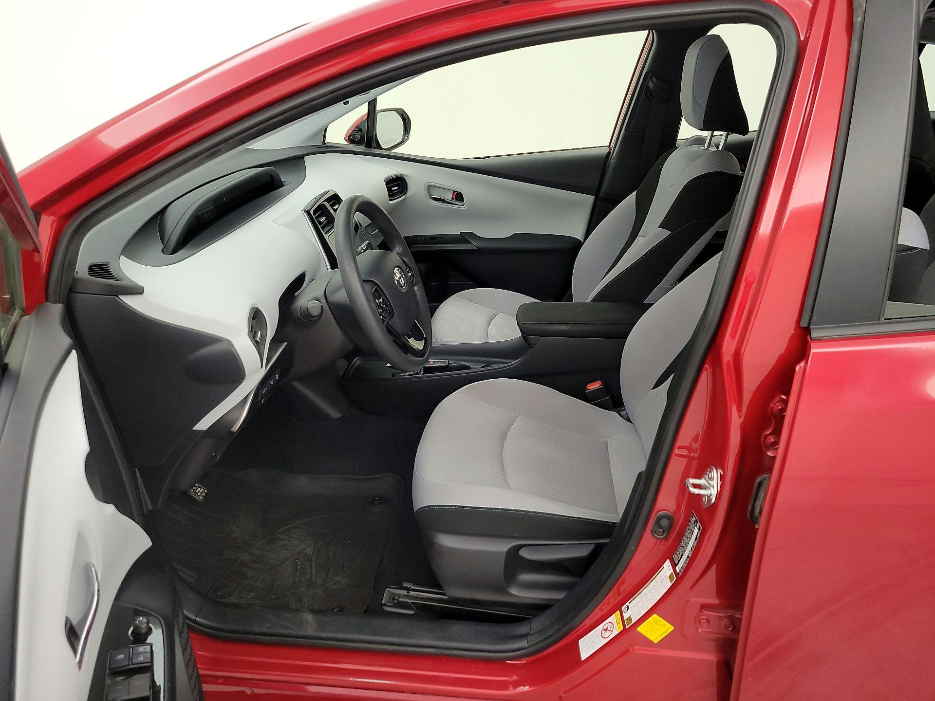 Thumbnail: 2019 Toyota Prius - 11