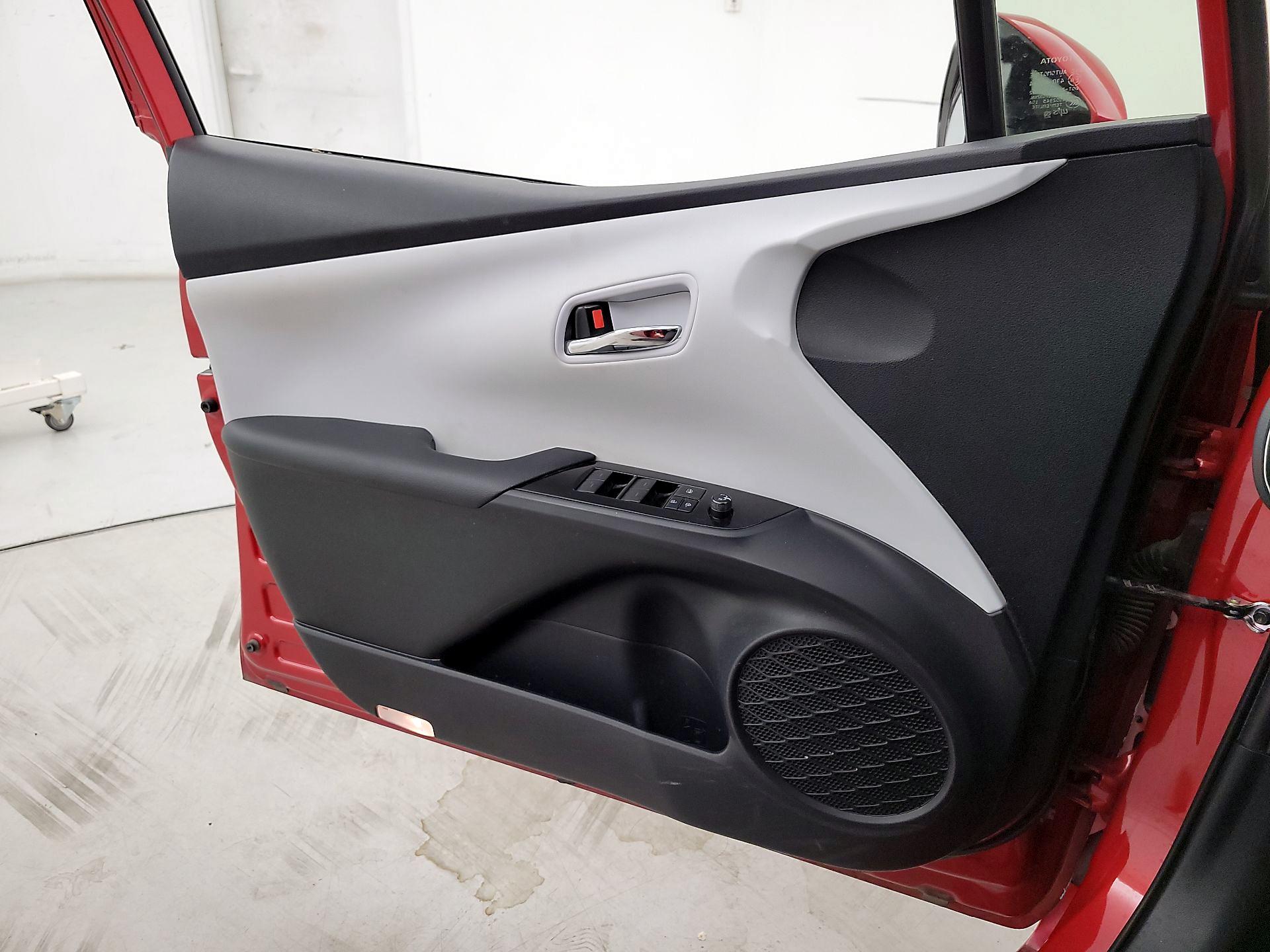 Thumbnail: 2019 Toyota Prius - 12