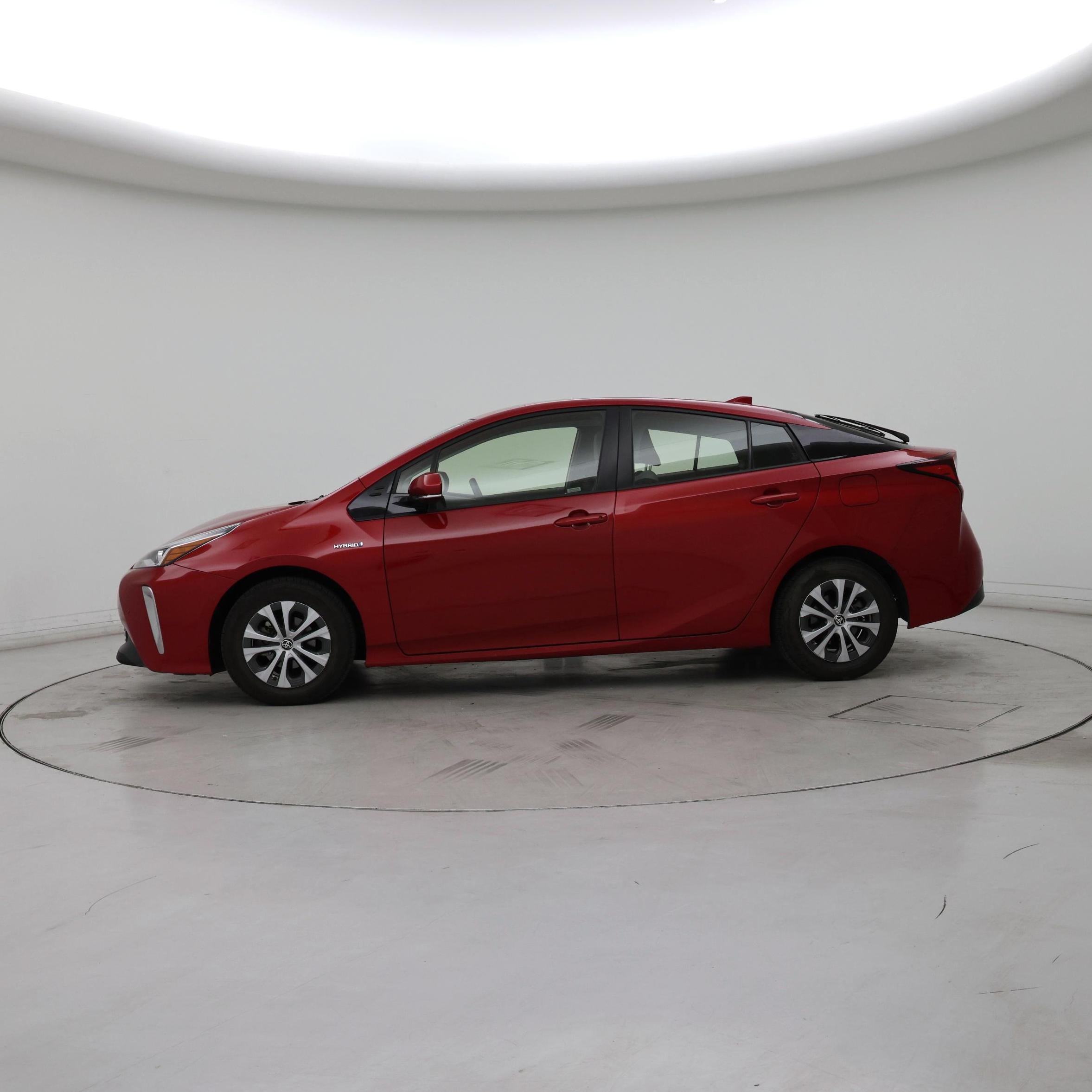 Thumbnail: 2019 Toyota Prius - 3