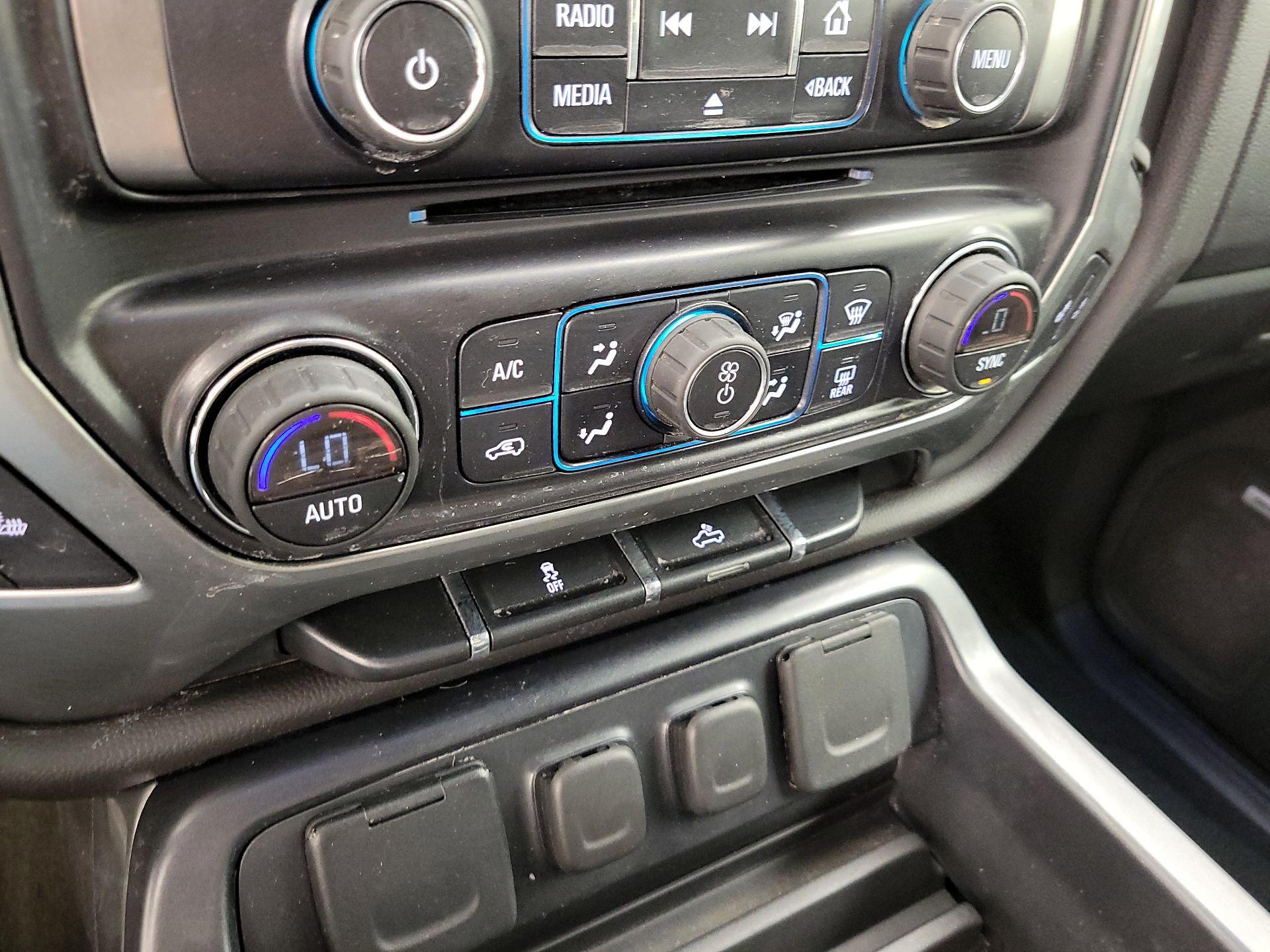 Thumbnail: 2015 Chevrolet Silverado 1500 - 12