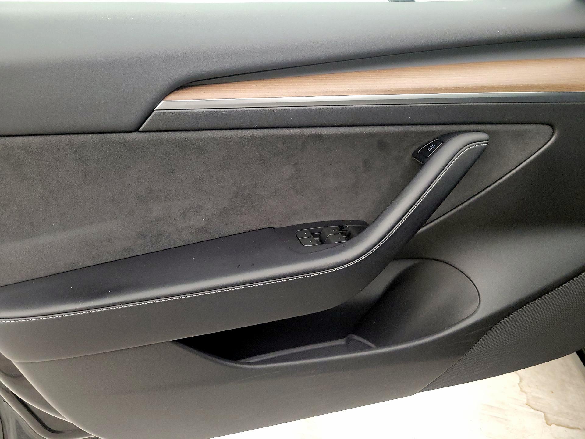 Thumbnail: 2022 Tesla Model 3 - 12