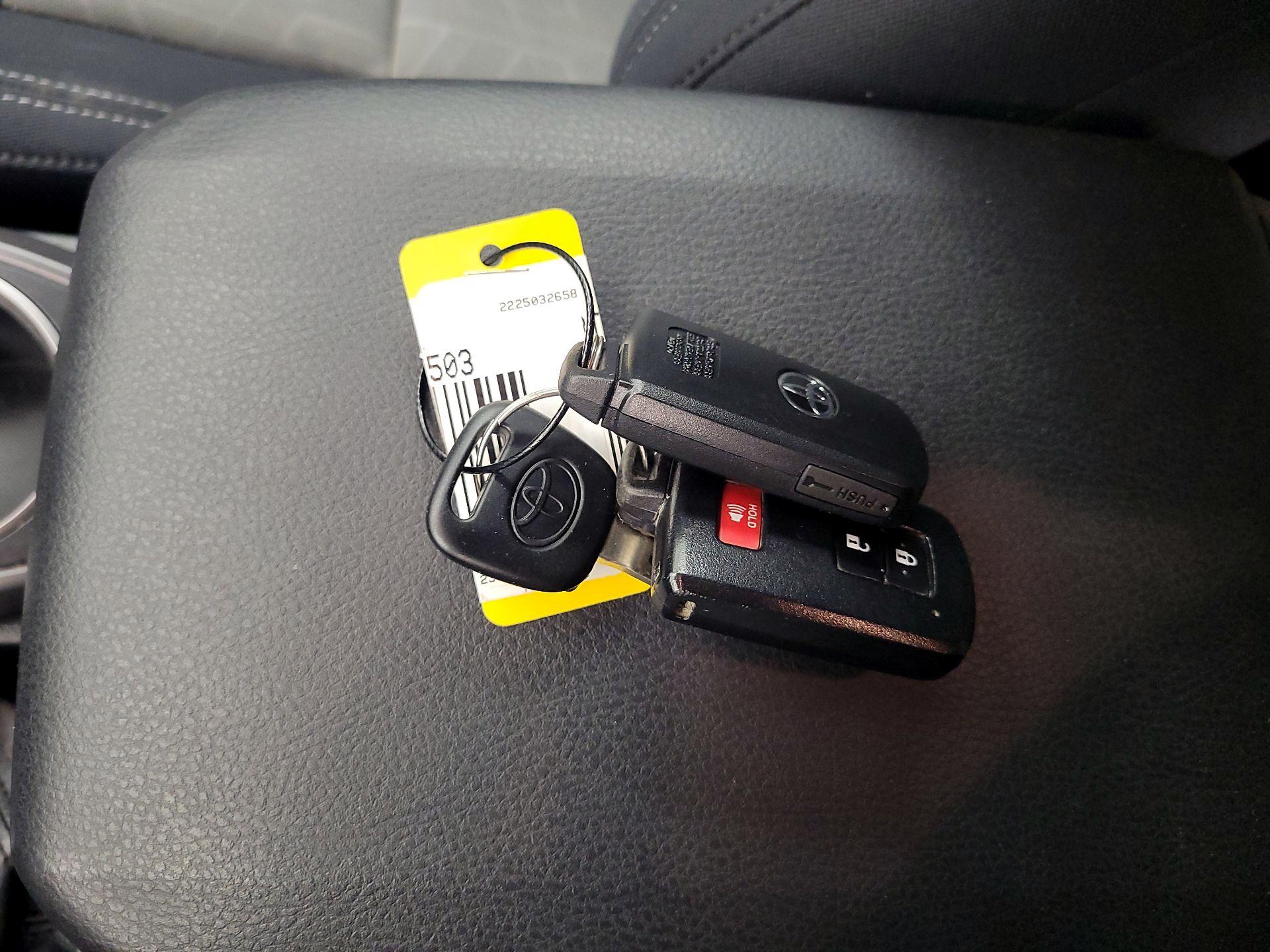 Thumbnail: 2023 Toyota Tacoma - 16