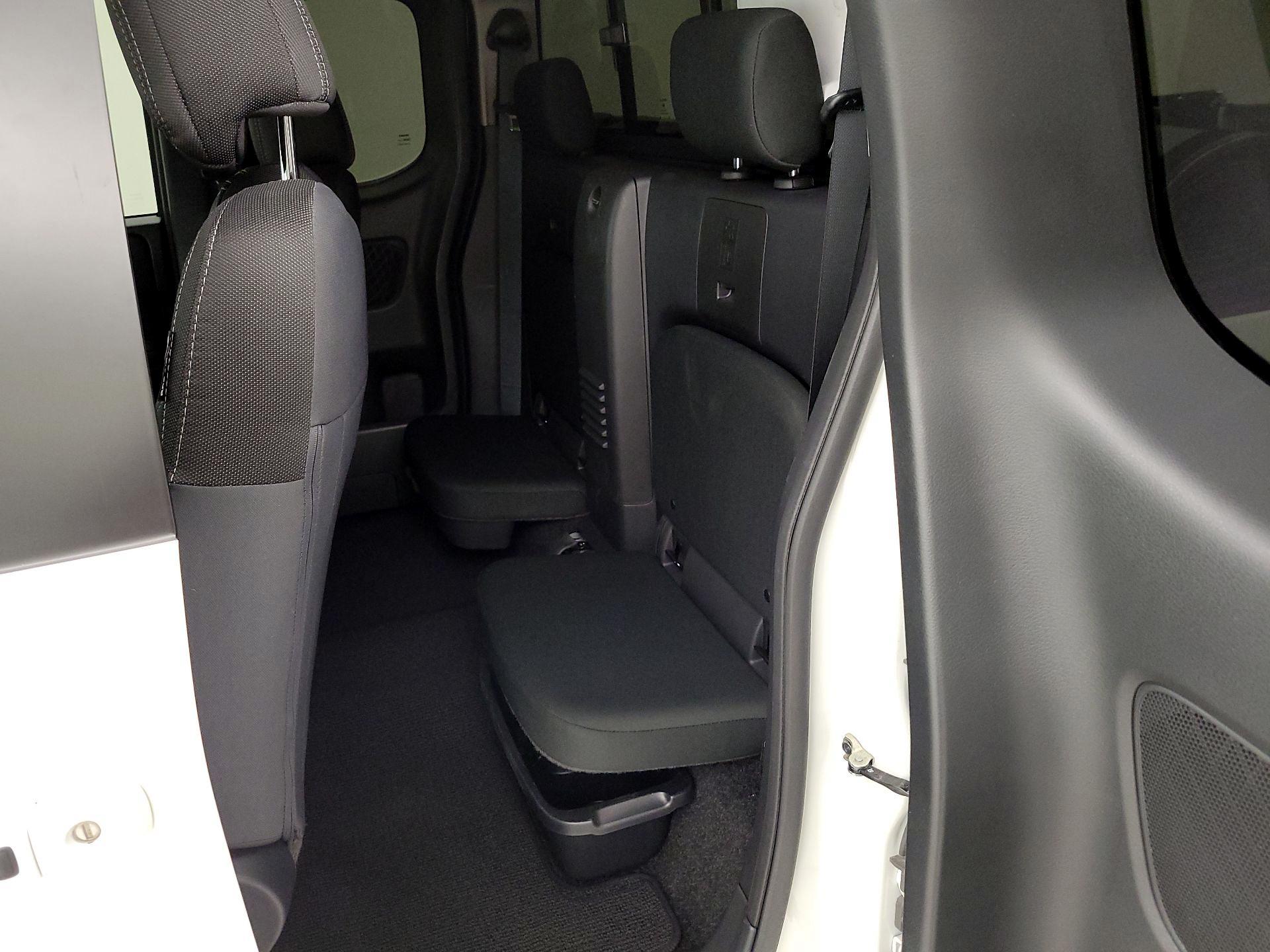 Thumbnail: 2024 Nissan Frontier - 19