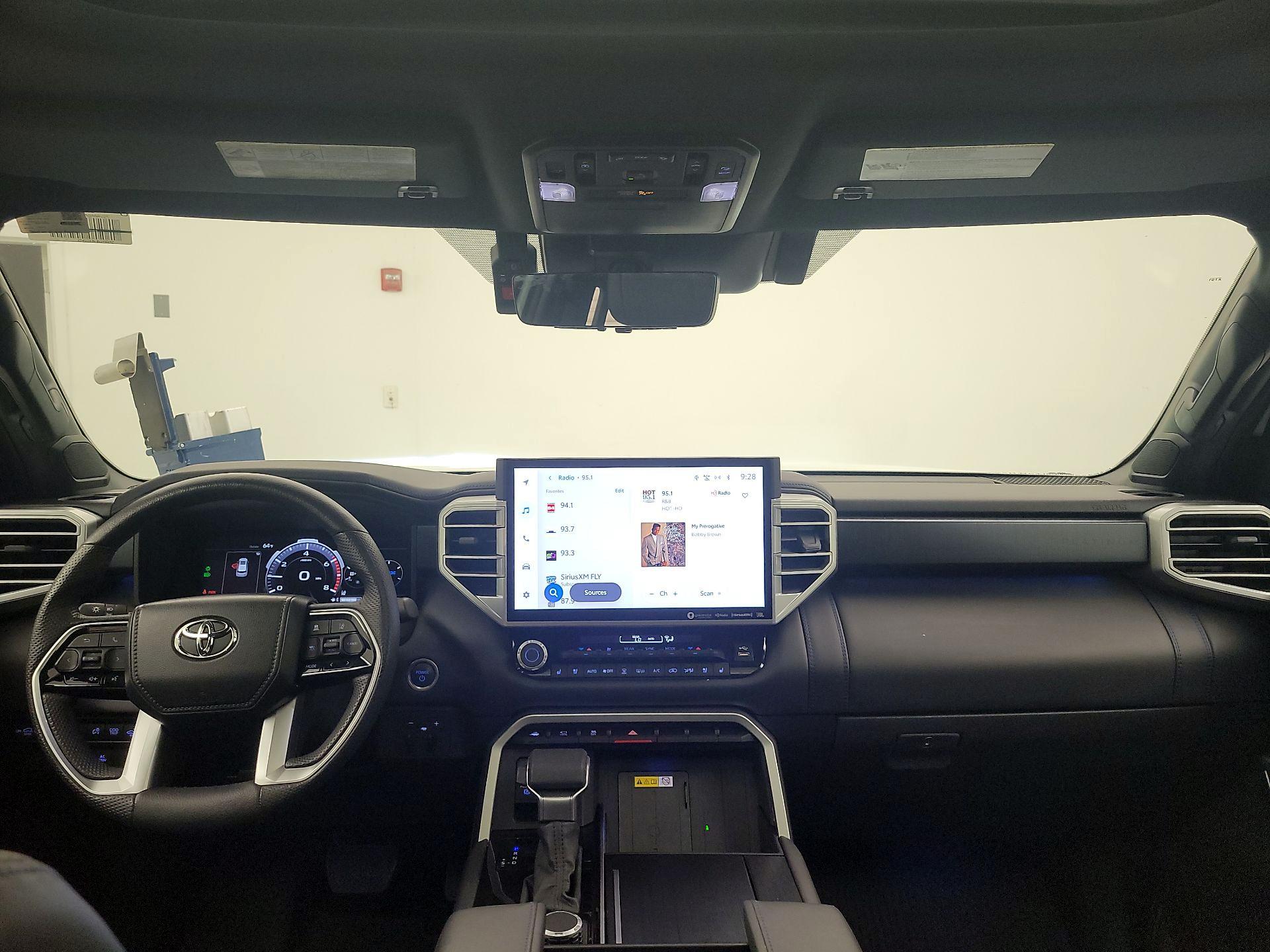 Thumbnail: 2024 Toyota Sequoia - 9