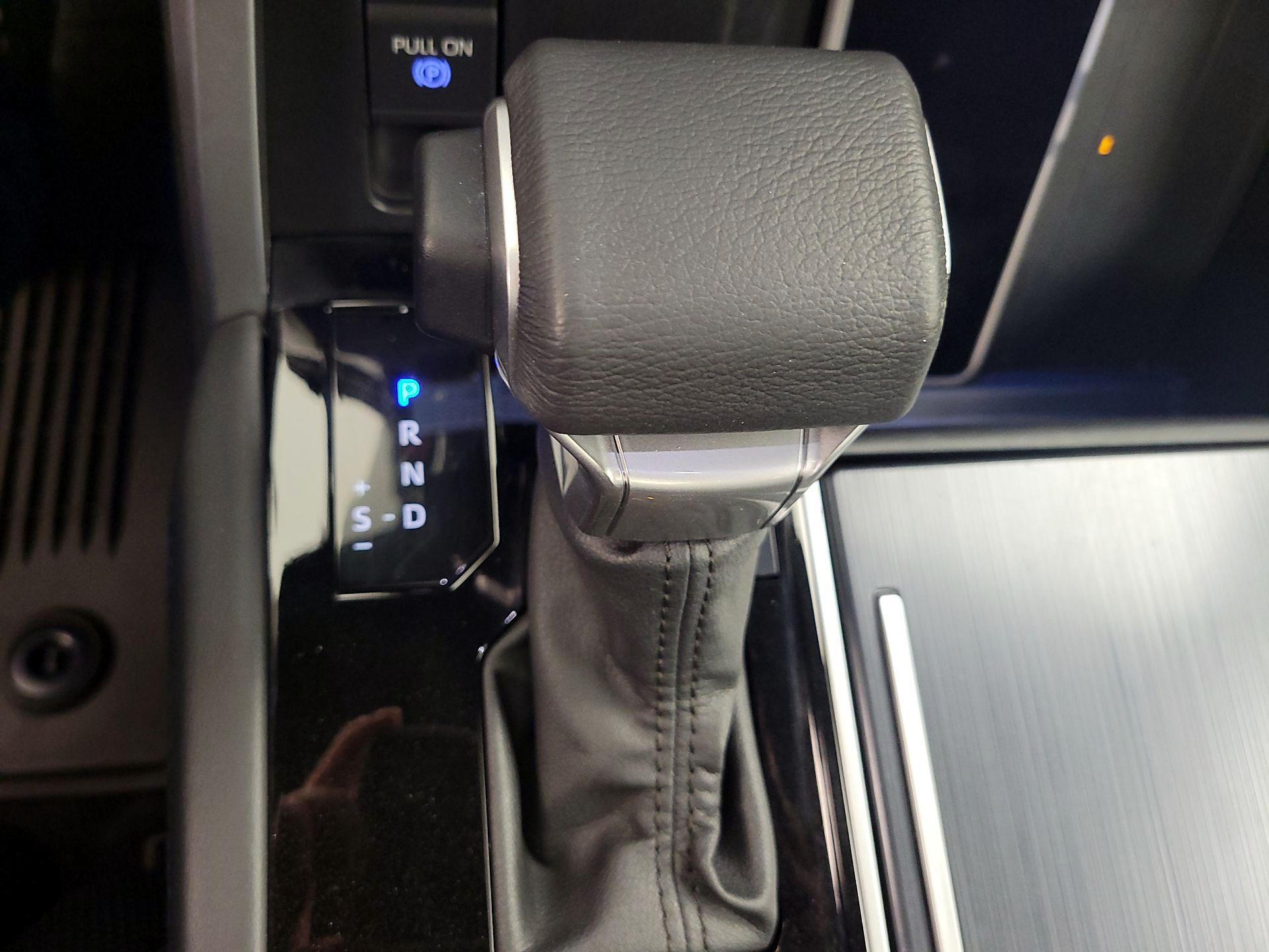 Thumbnail: 2024 Toyota Sequoia - 15